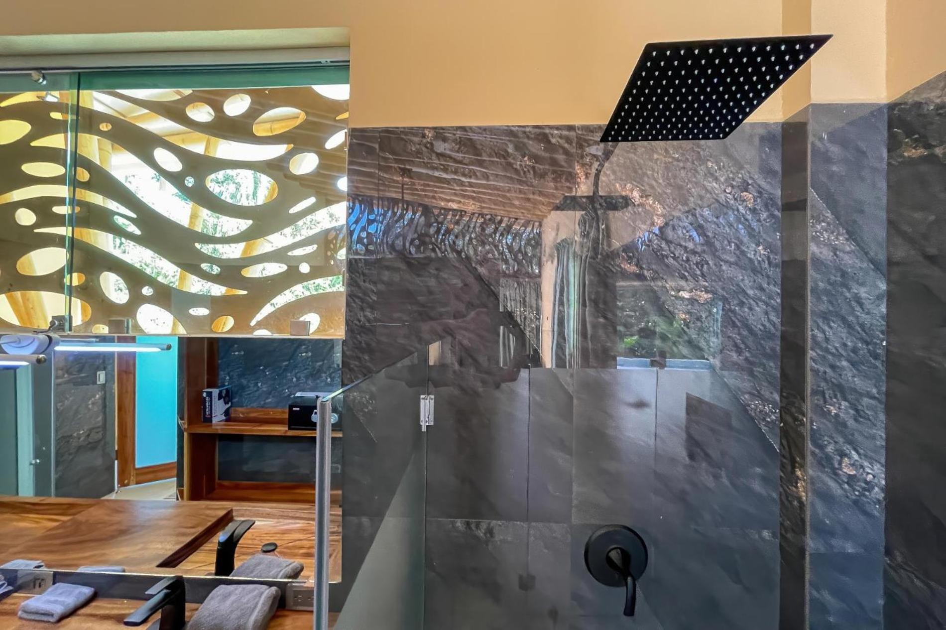 Brand New Villa Bambú with large pool near MA