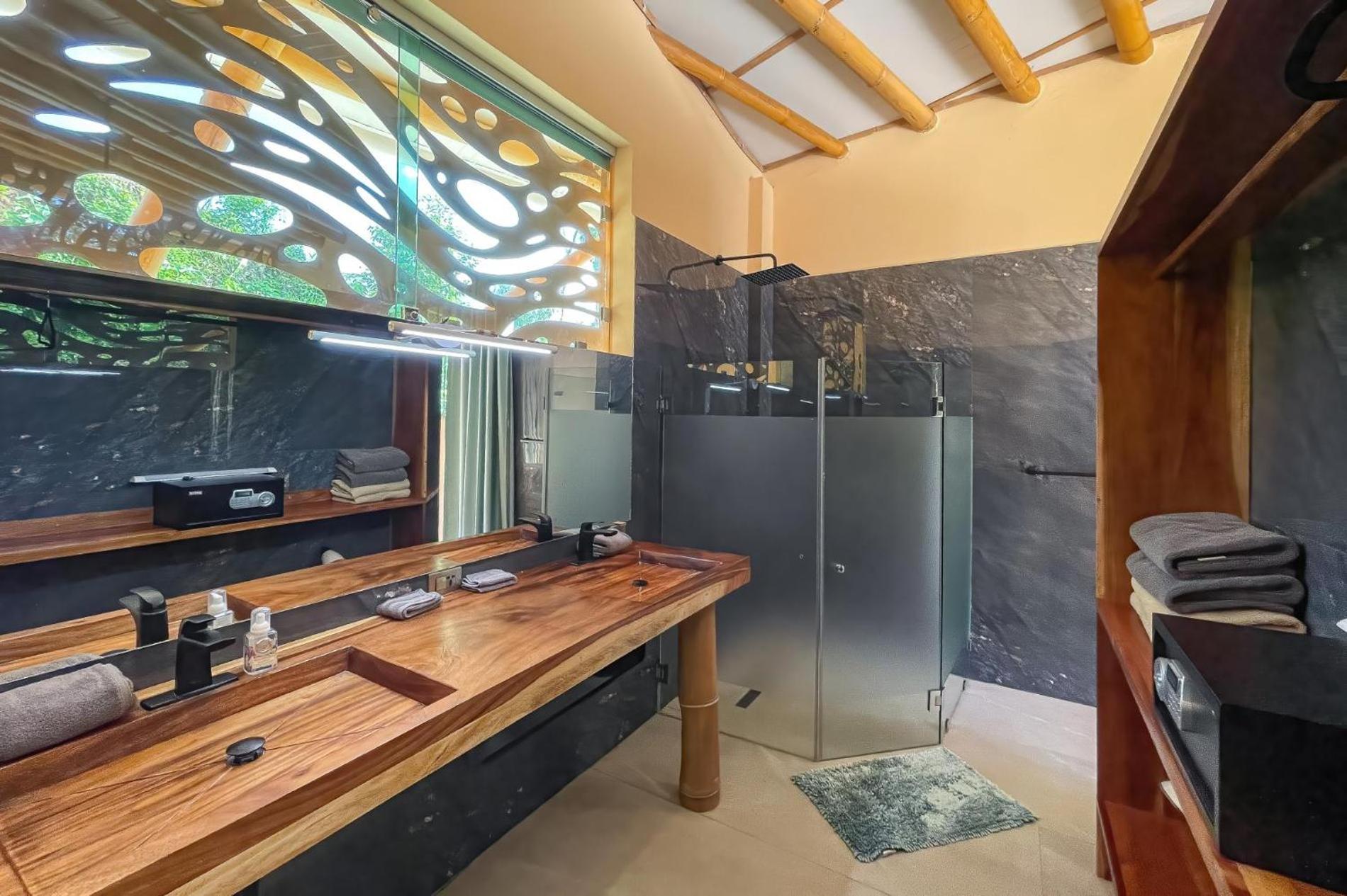 Brand New Villa Bambú with large pool near MA