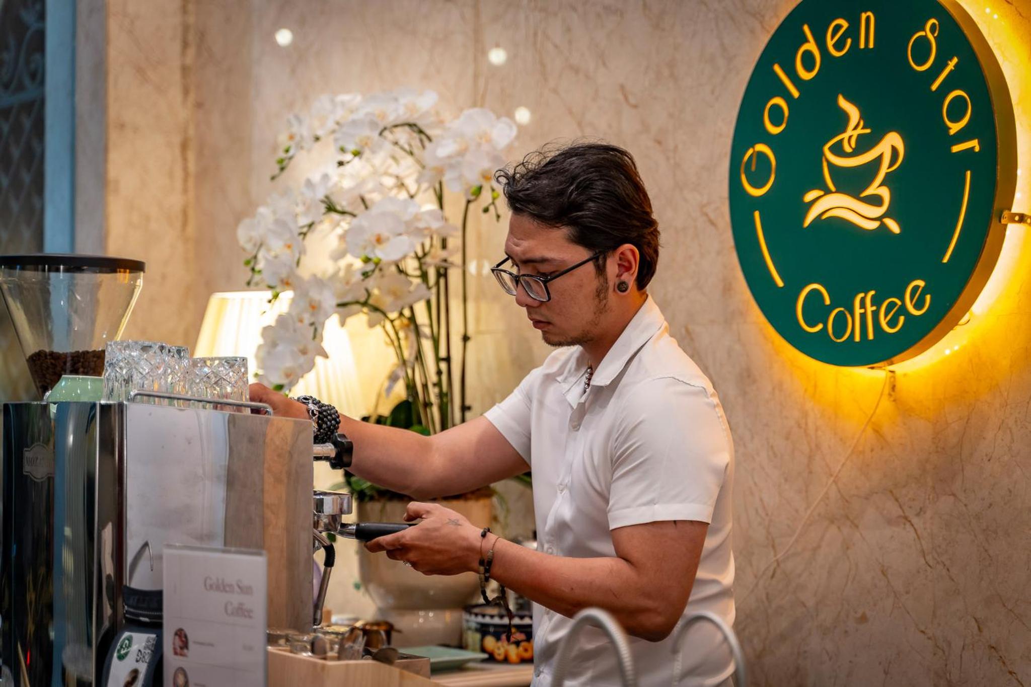 Golden Star Apartment & Hotel
