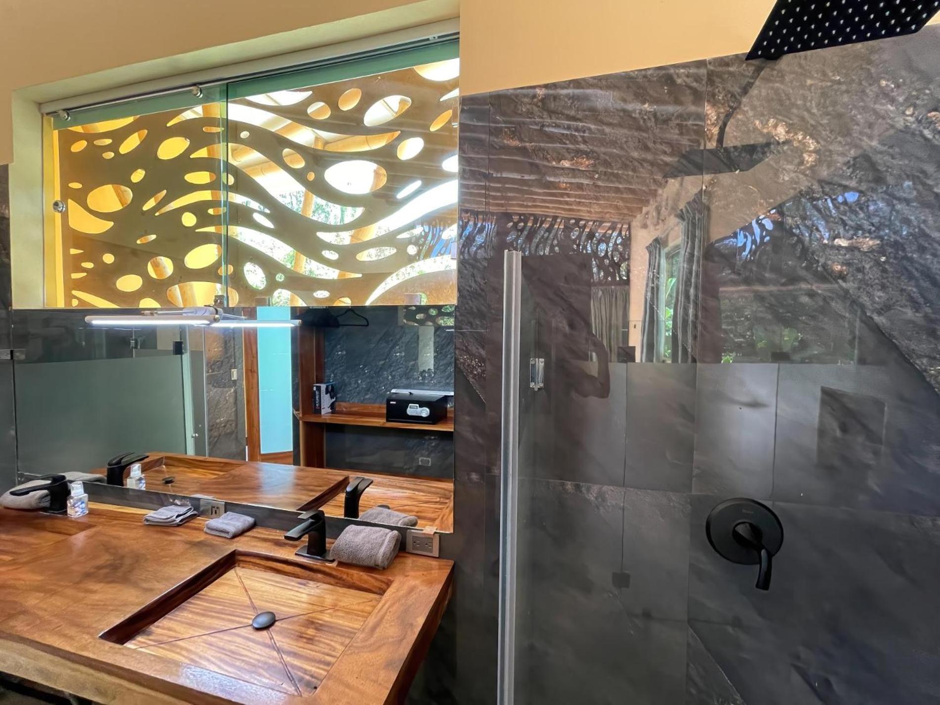 Brand New Villa Bambú with large pool near MA