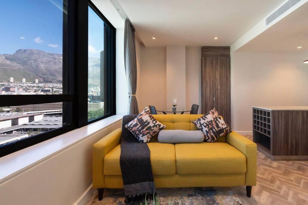 Cozy Urban Getaway view 5
