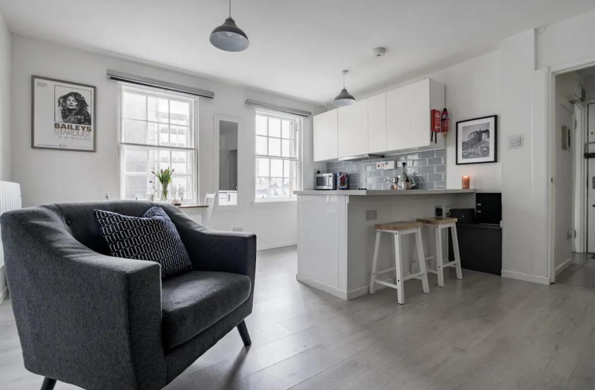 Edinburgh Castle Apartment G1