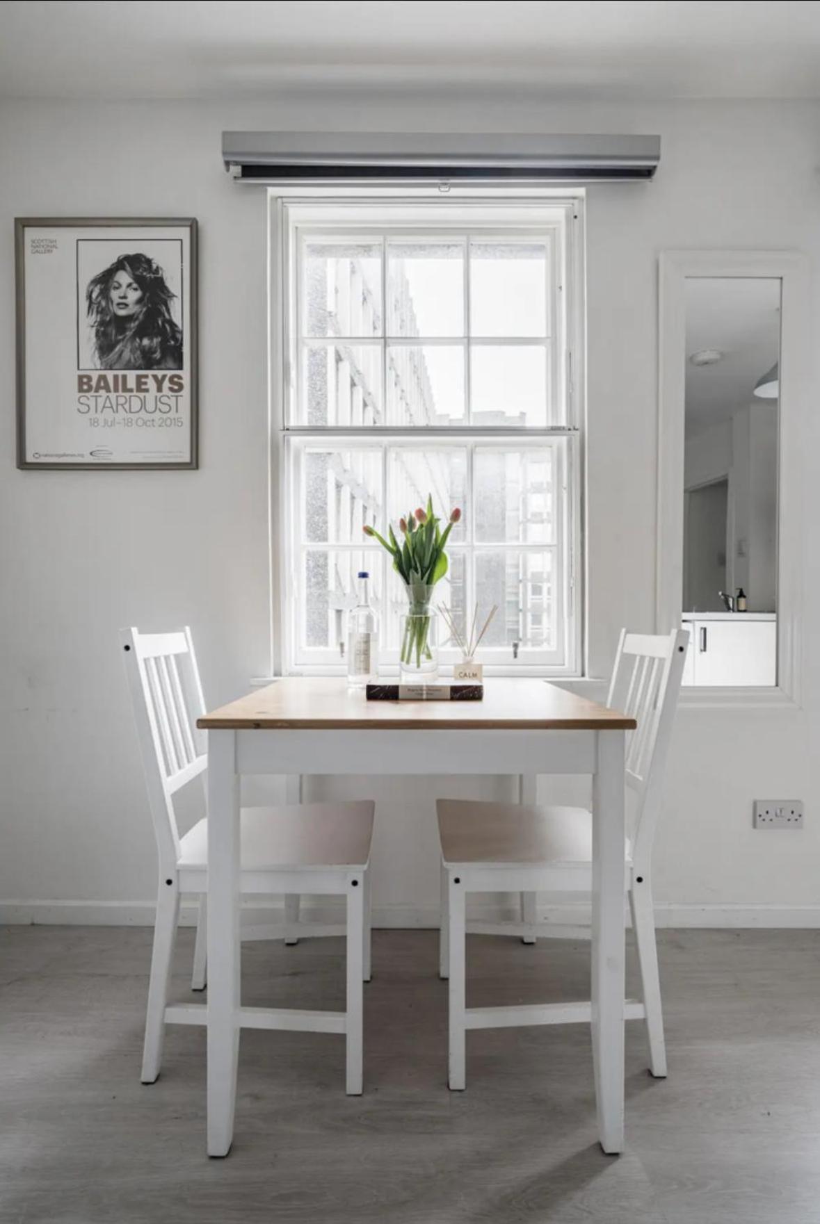 Edinburgh Castle Apartment G1