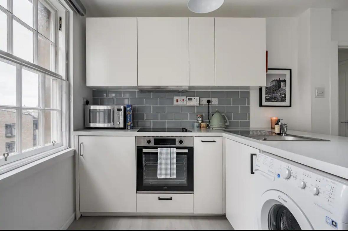 Edinburgh Castle Apartment G1
