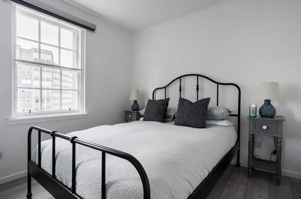 Edinburgh Castle Apartment G1
