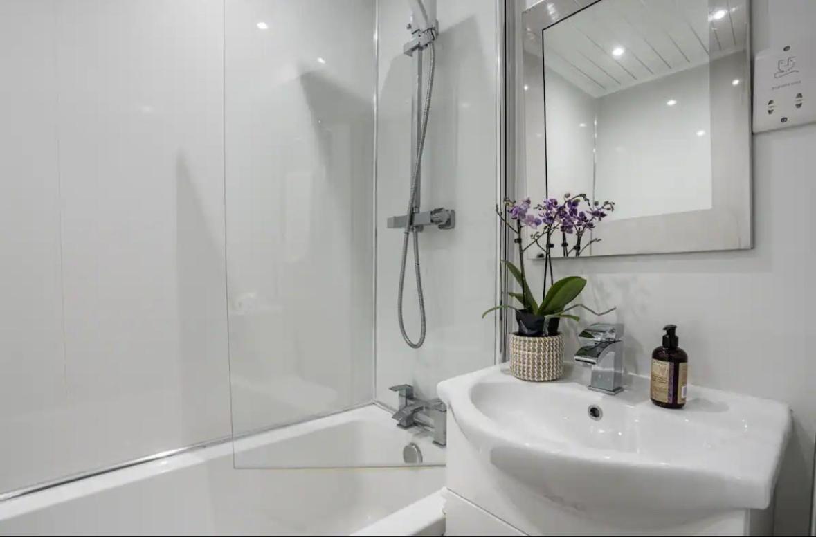 Edinburgh Castle Apartment G1