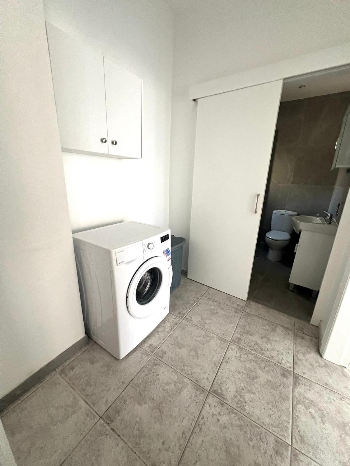 EASYBOOKCY Apartment 205