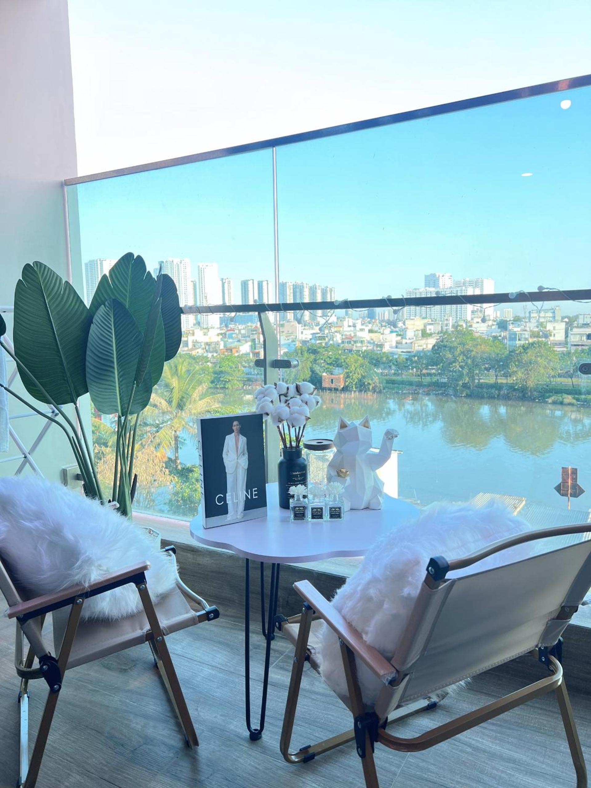 Luxury Delasol Studio- Free Infinity Pool- Near District 1- T-HOUSING