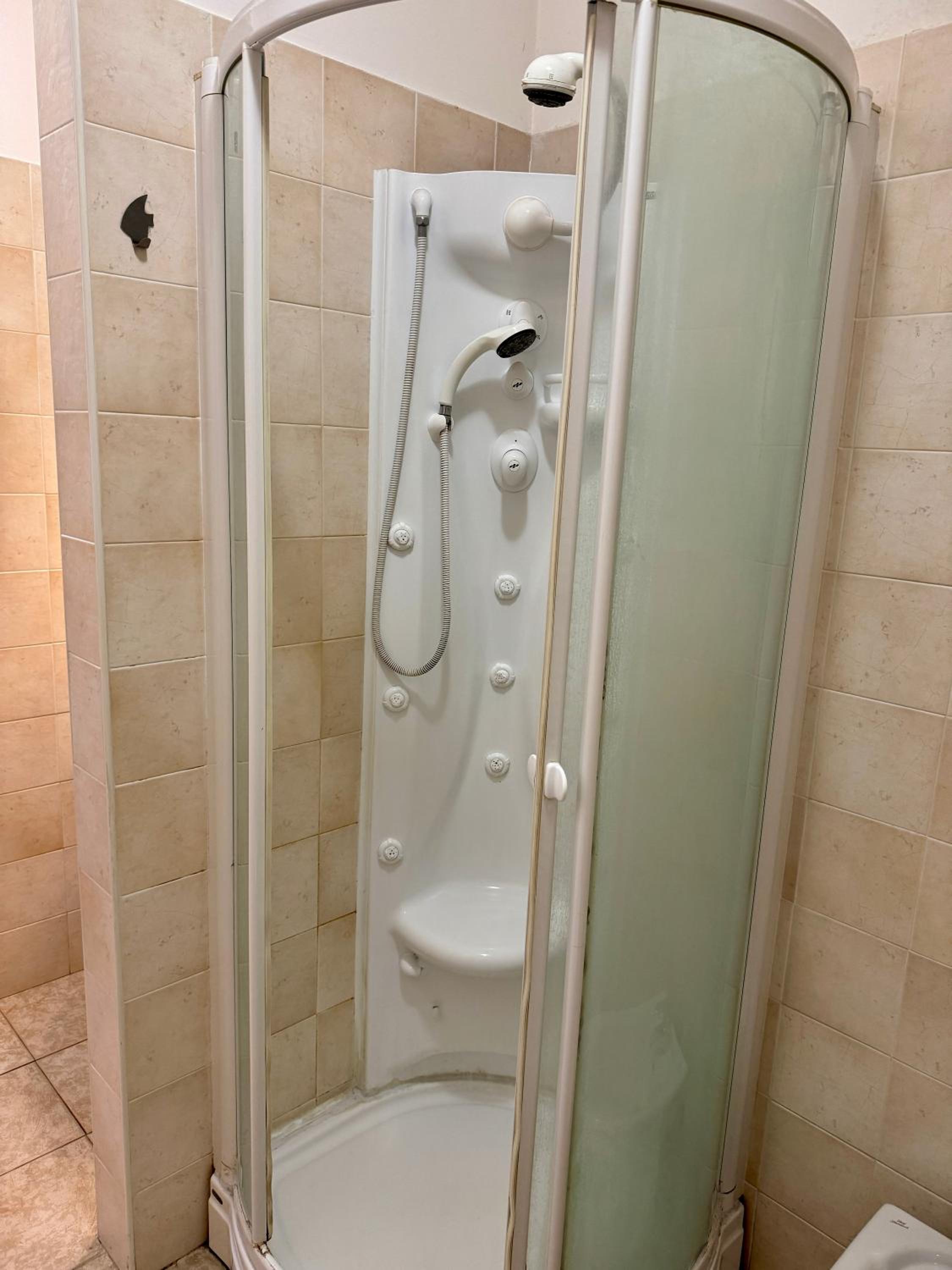 Best Stay-Apartments in Capruzzi with private parking