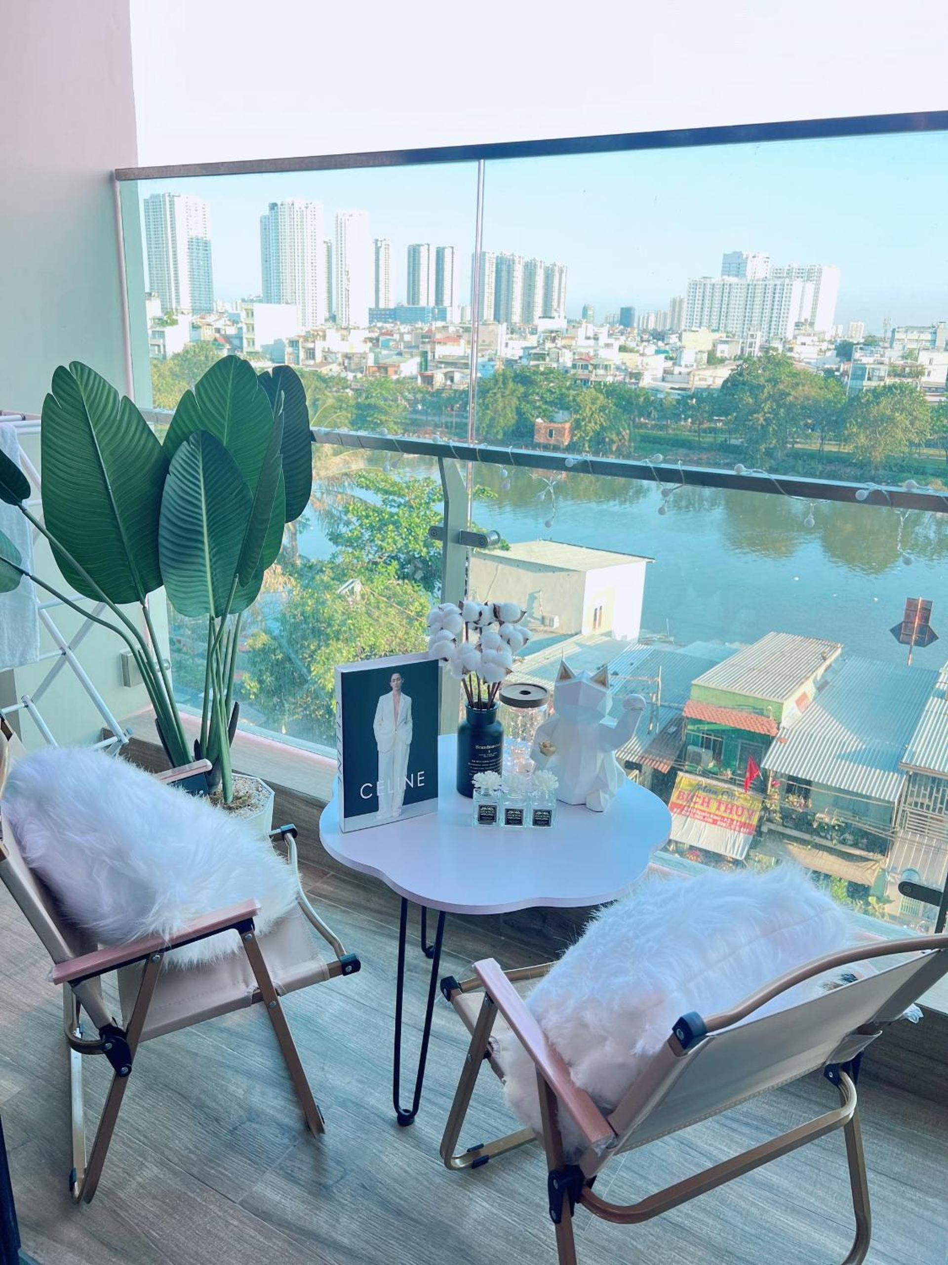 Luxury Delasol Studio- Free Infinity Pool- Near District 1- T-HOUSING