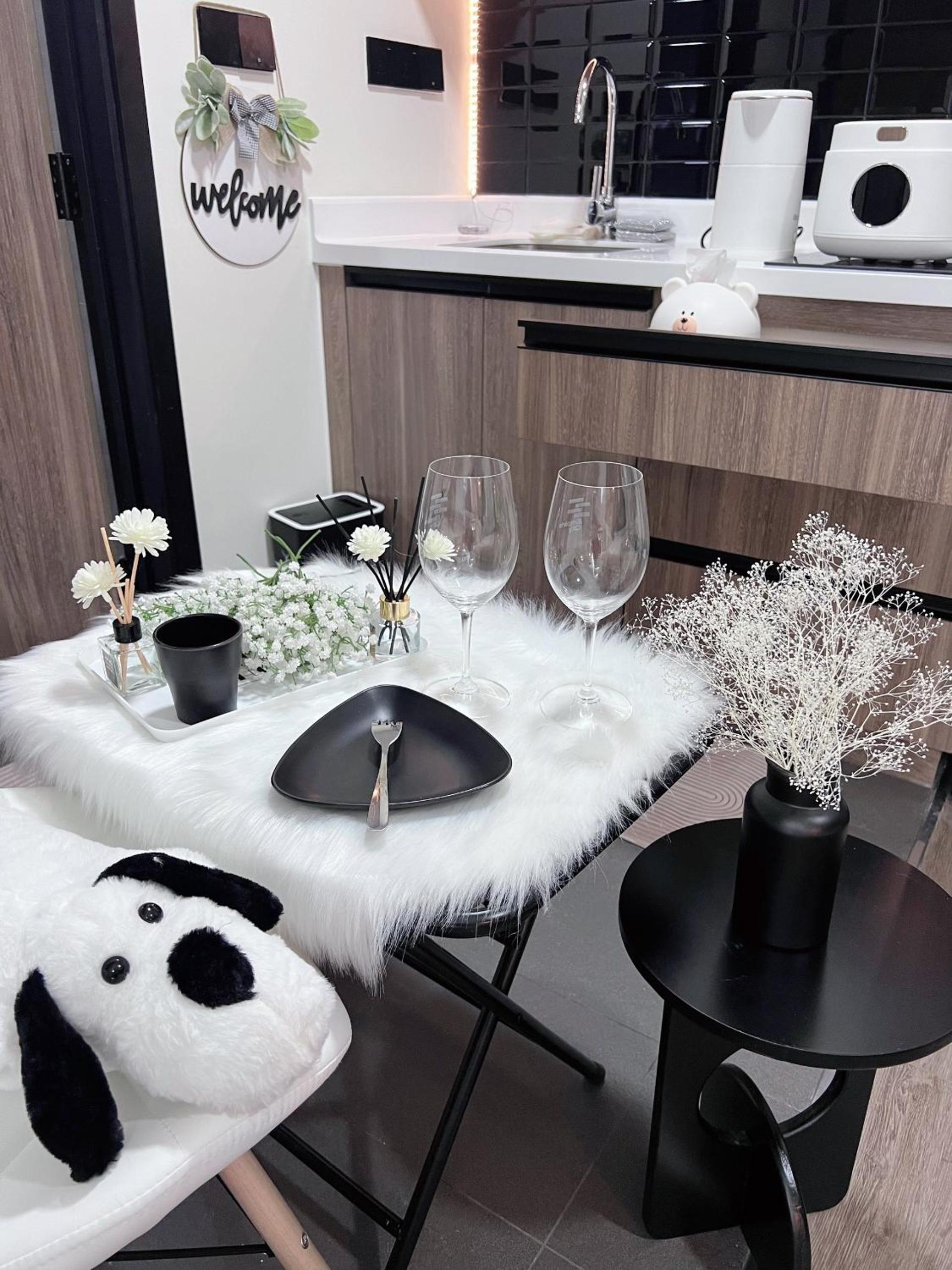 Luxury Delasol Studio- Free Infinity Pool- Near District 1- T-HOUSING
