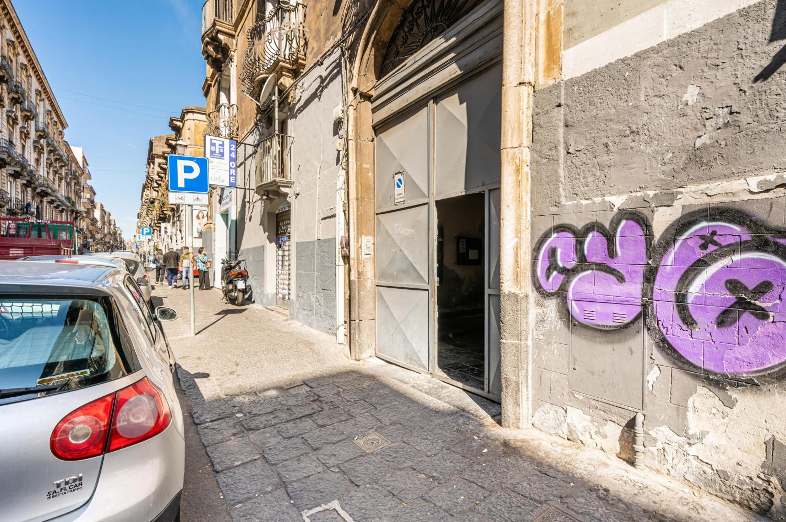 GuestHost - Urban Elegance by Sant'Agata - A Catania Gem