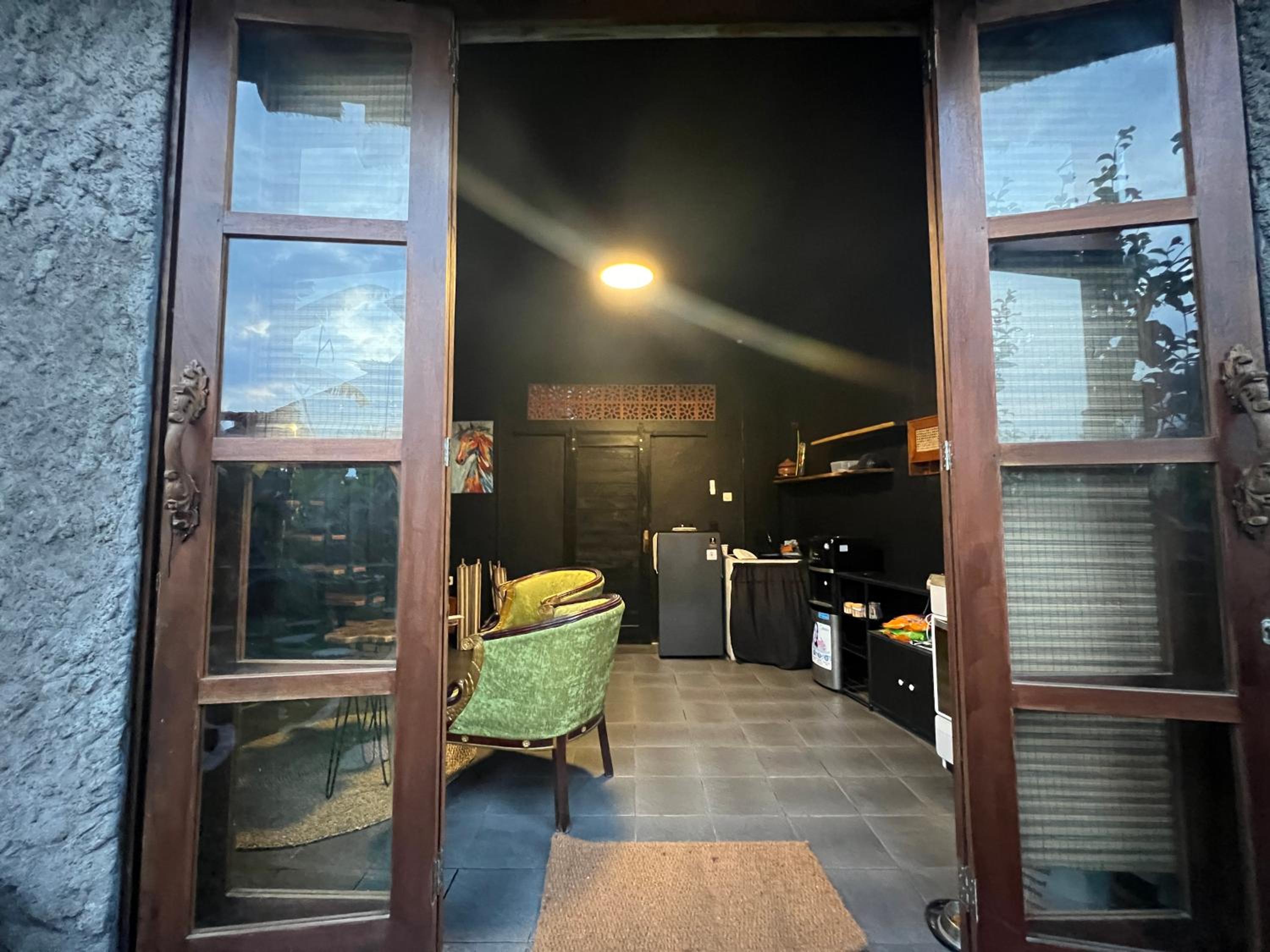 KUBU BLACK HOUSE view 3