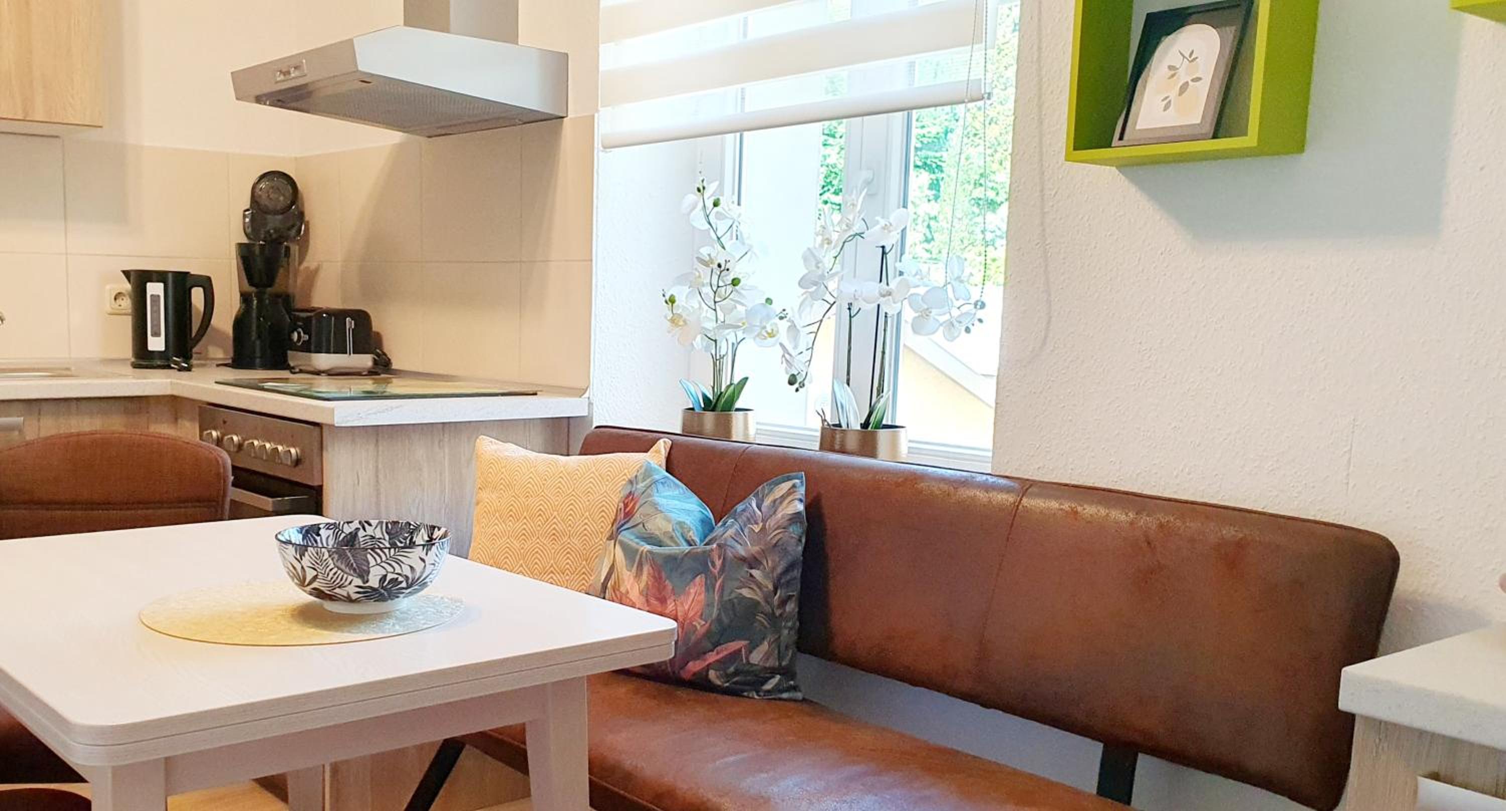 Moderne Ferienwohnung,Sauna im Haus, Parkplatz Hunde willkommen, nahe Schloss, Waldeisenbahn, Hermansbad, UNESCO Geopark, nahe polnischer Markt, Top Lage f