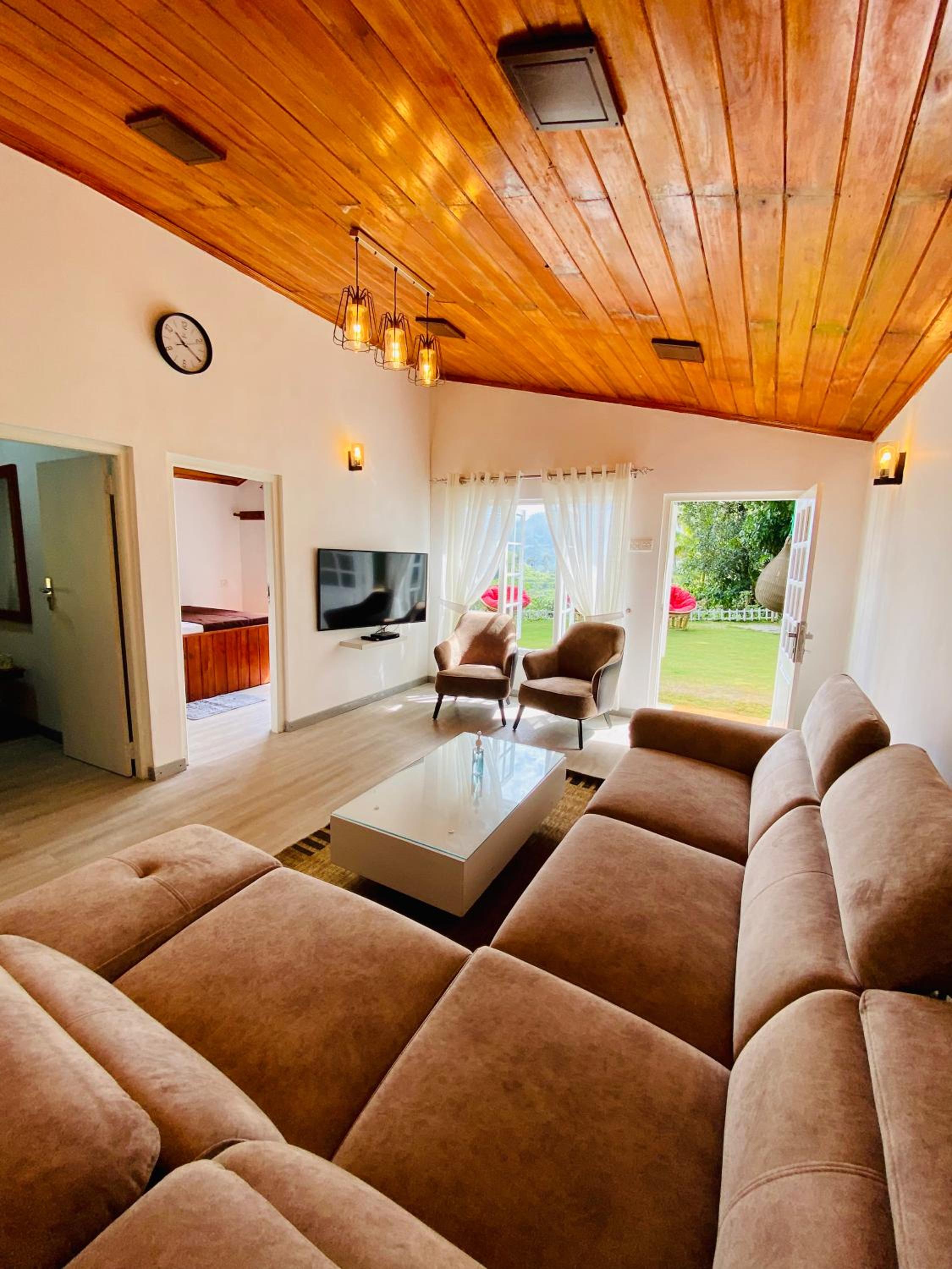 Jayawardane’s Bungalow in Mandaramnuwara