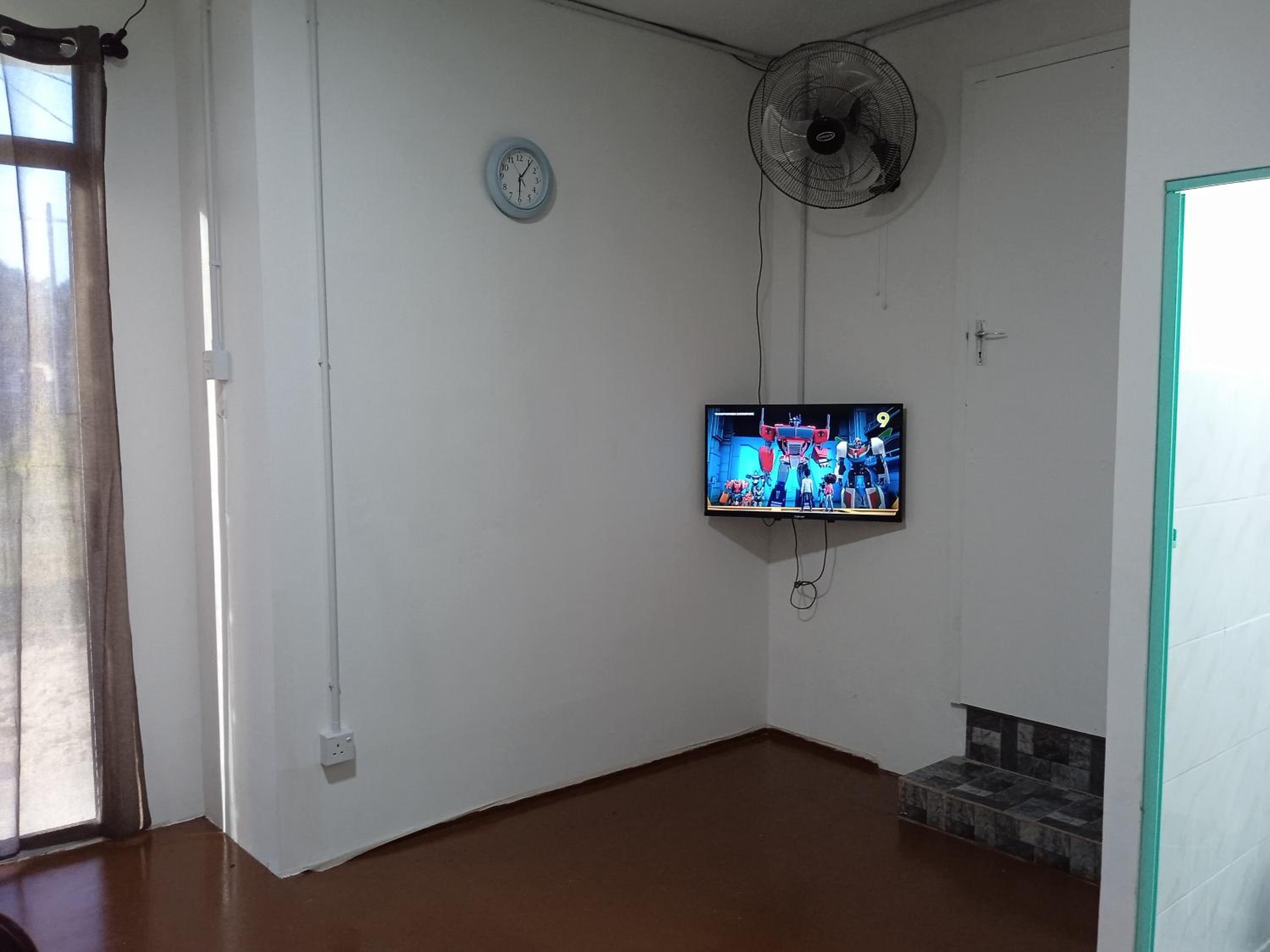 Photo 10