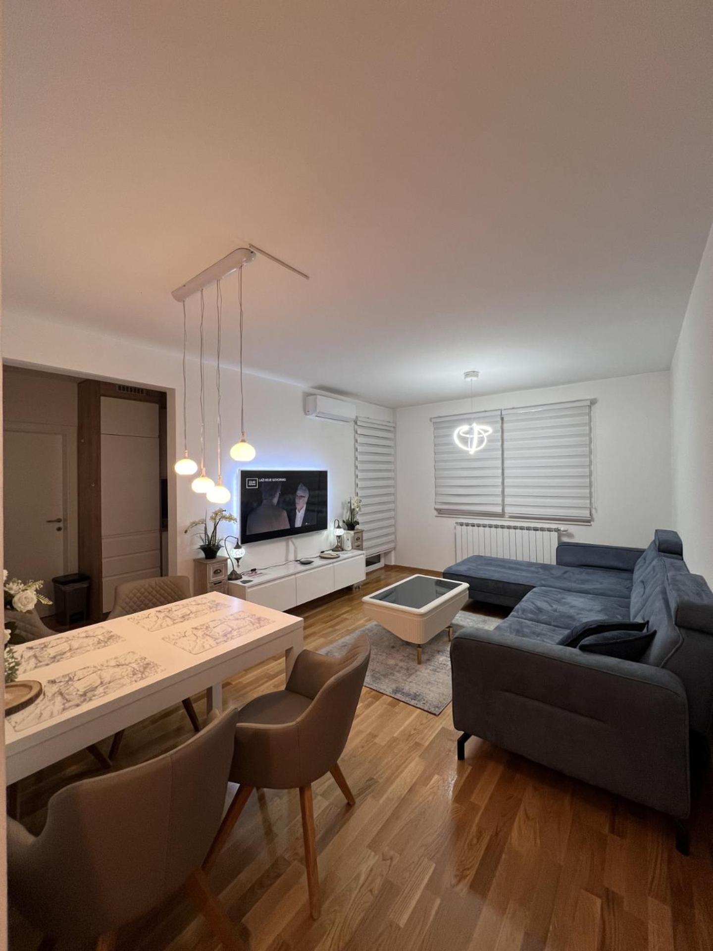 3RooM Deluxe Sarajevo view 2