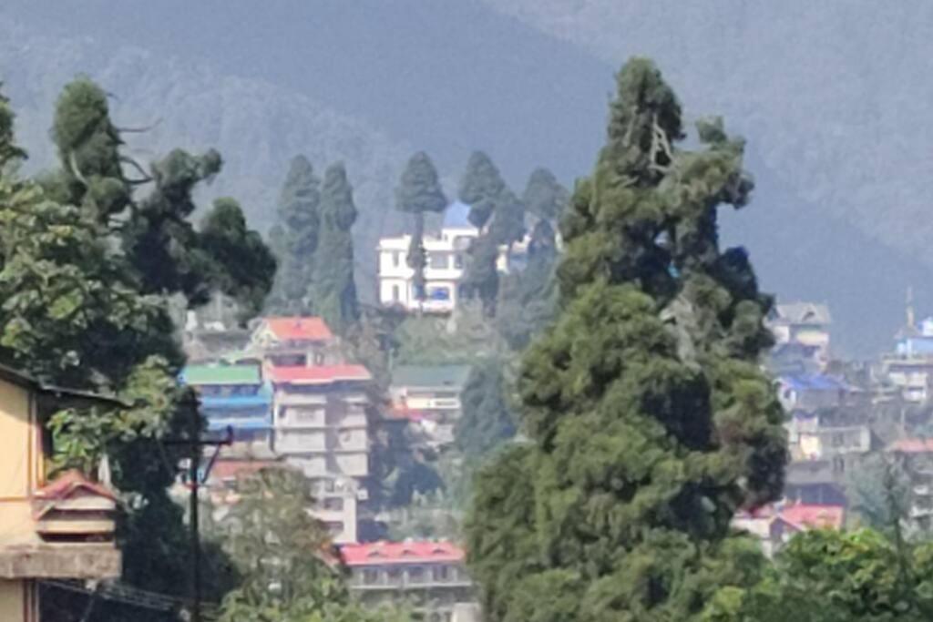 HILLS VACATION HOME view 3
