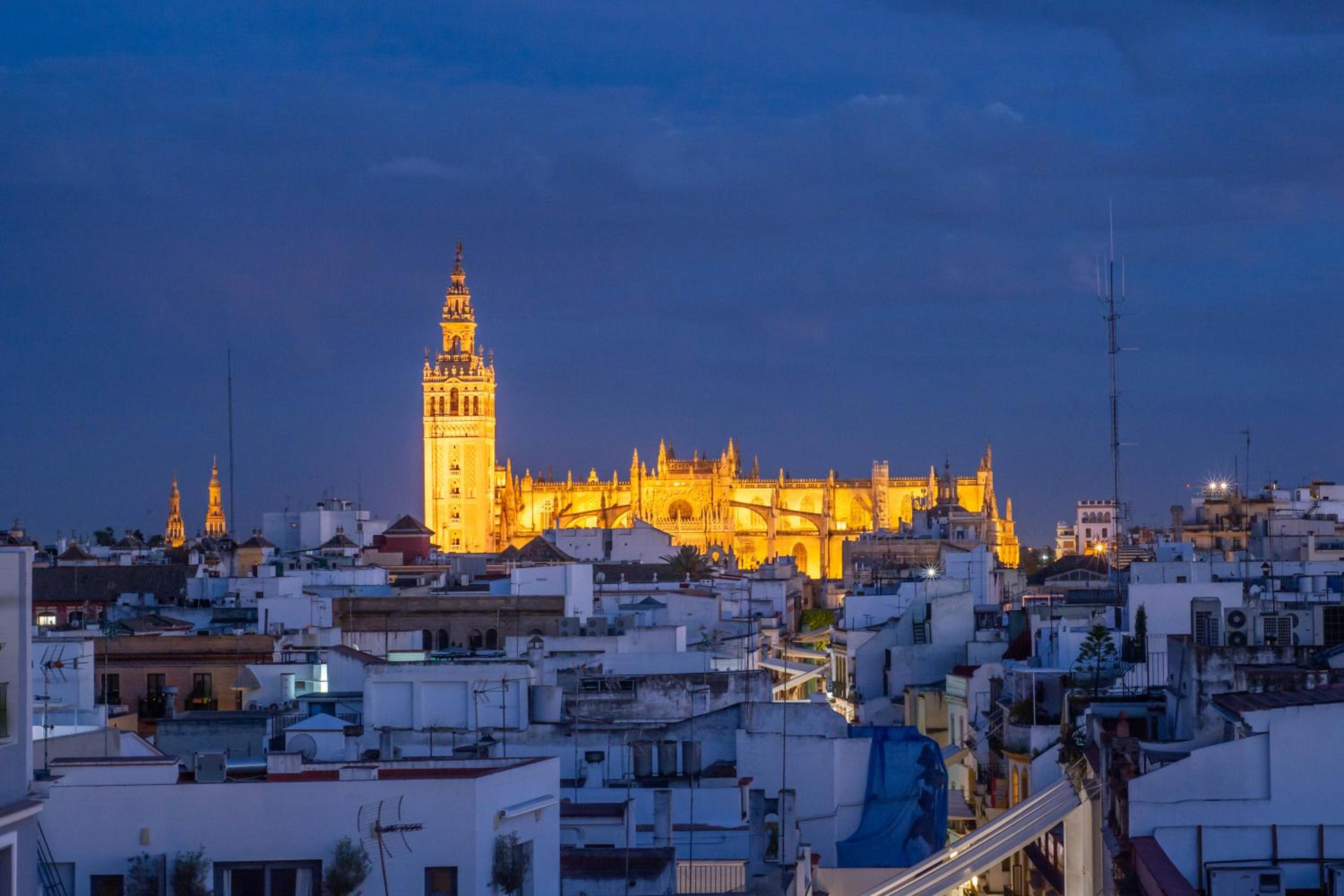 Betis Suites-La Campana
