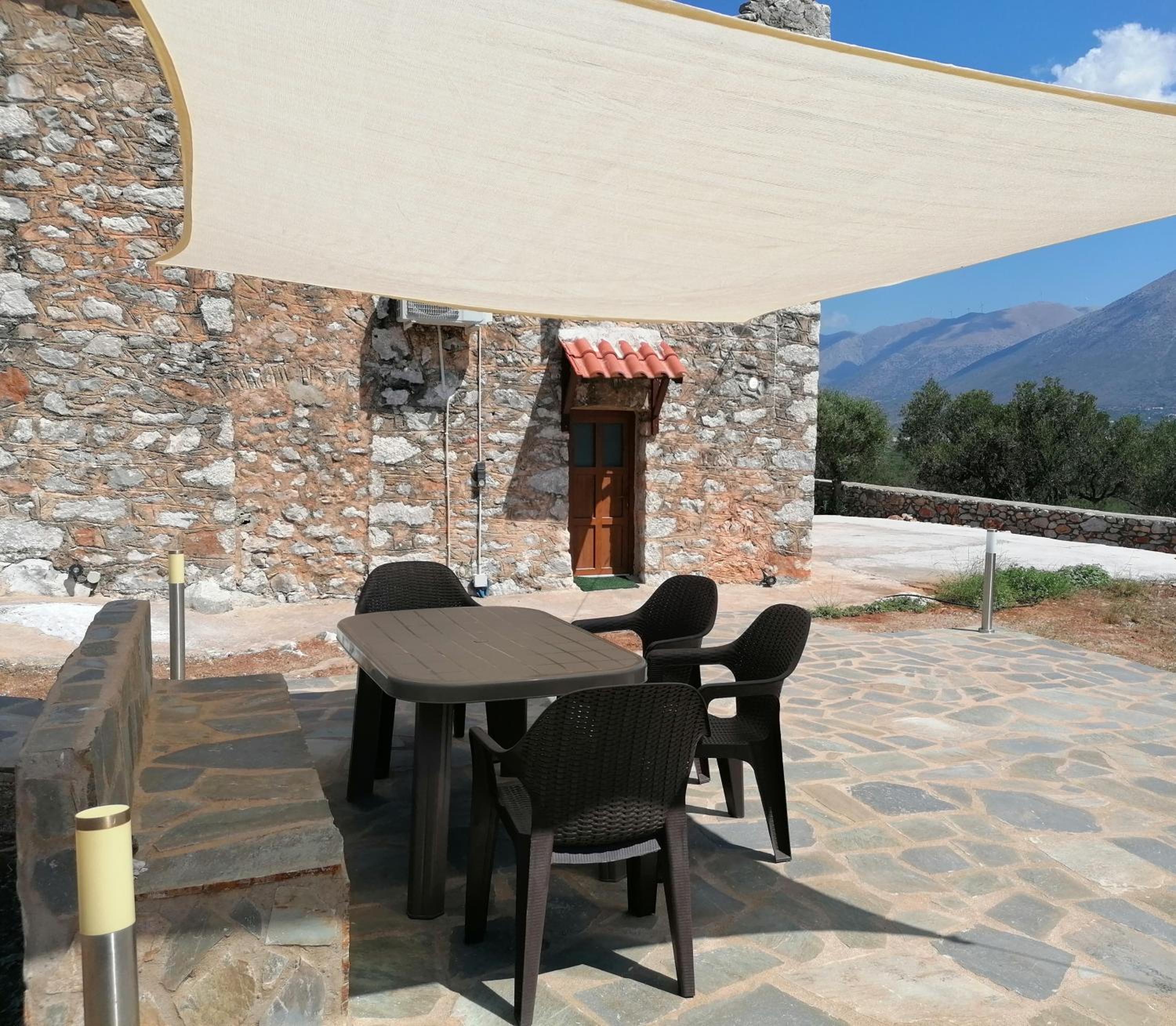 Xemoni House