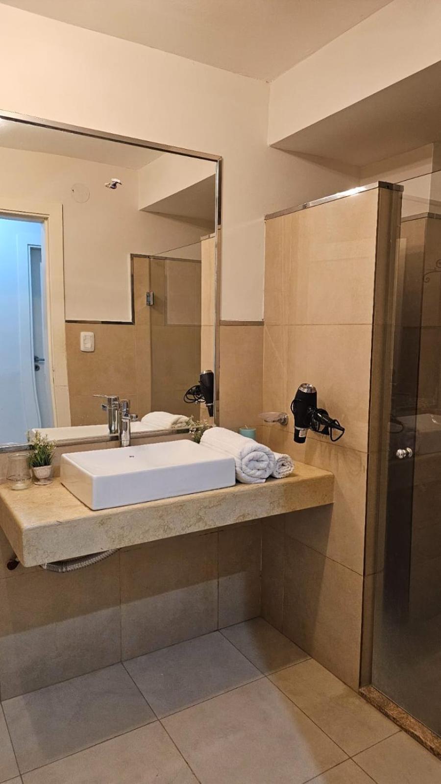 EXCELENTE Y MODERNO DEPARTAMENTO DOS DORMITORIOS en el CENTRO