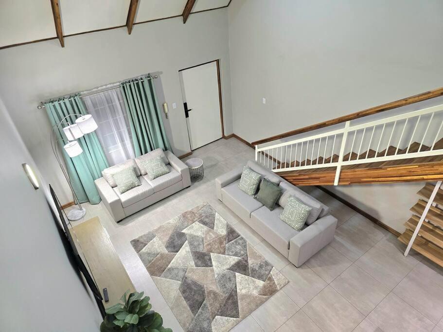 4 bedroom Luxury Renovated Unit view 2