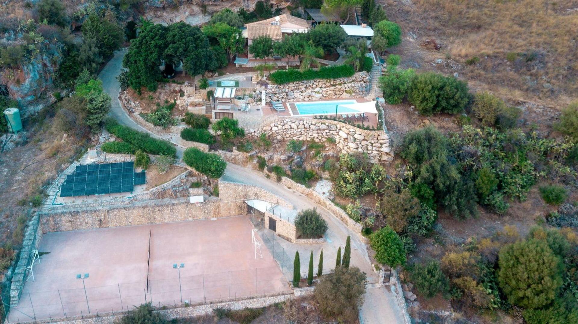 Villa Petra by PosarelliVillas