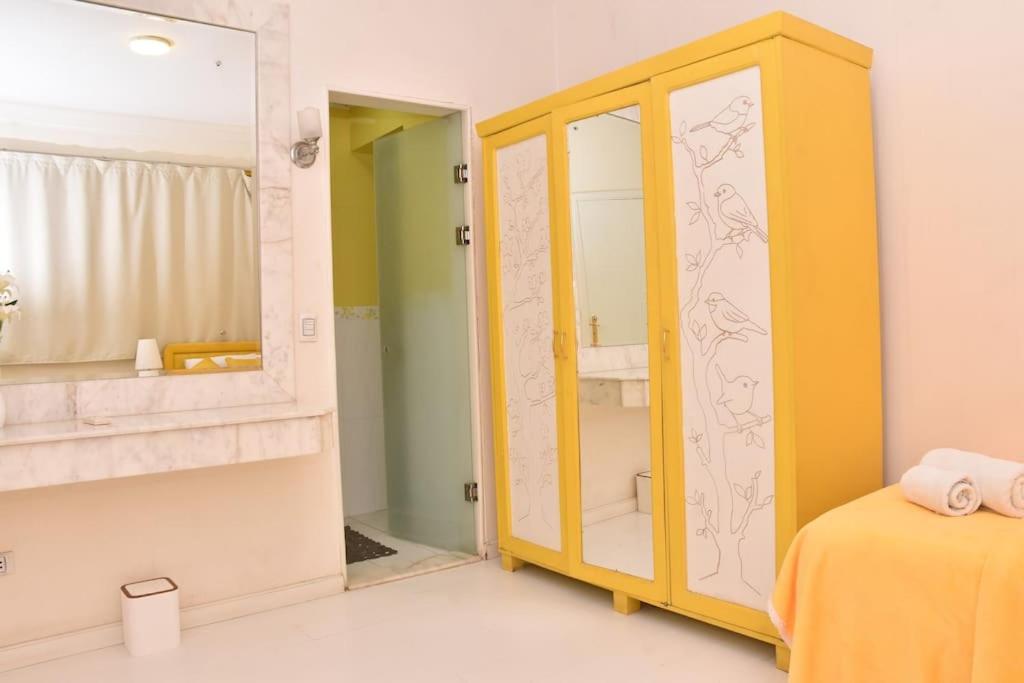 Stylish 2BR Apt in Downtown - Royal 2