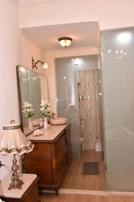 Stylish 2BR Apt in Downtown - Royal 2