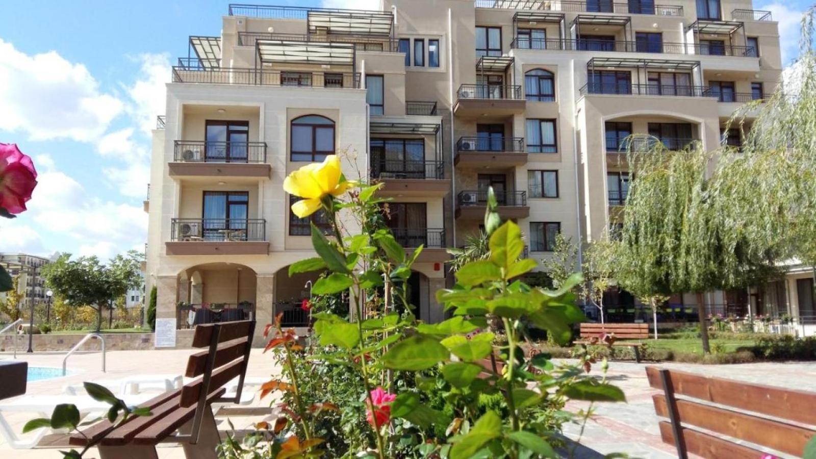 Seafront apartment Lucky