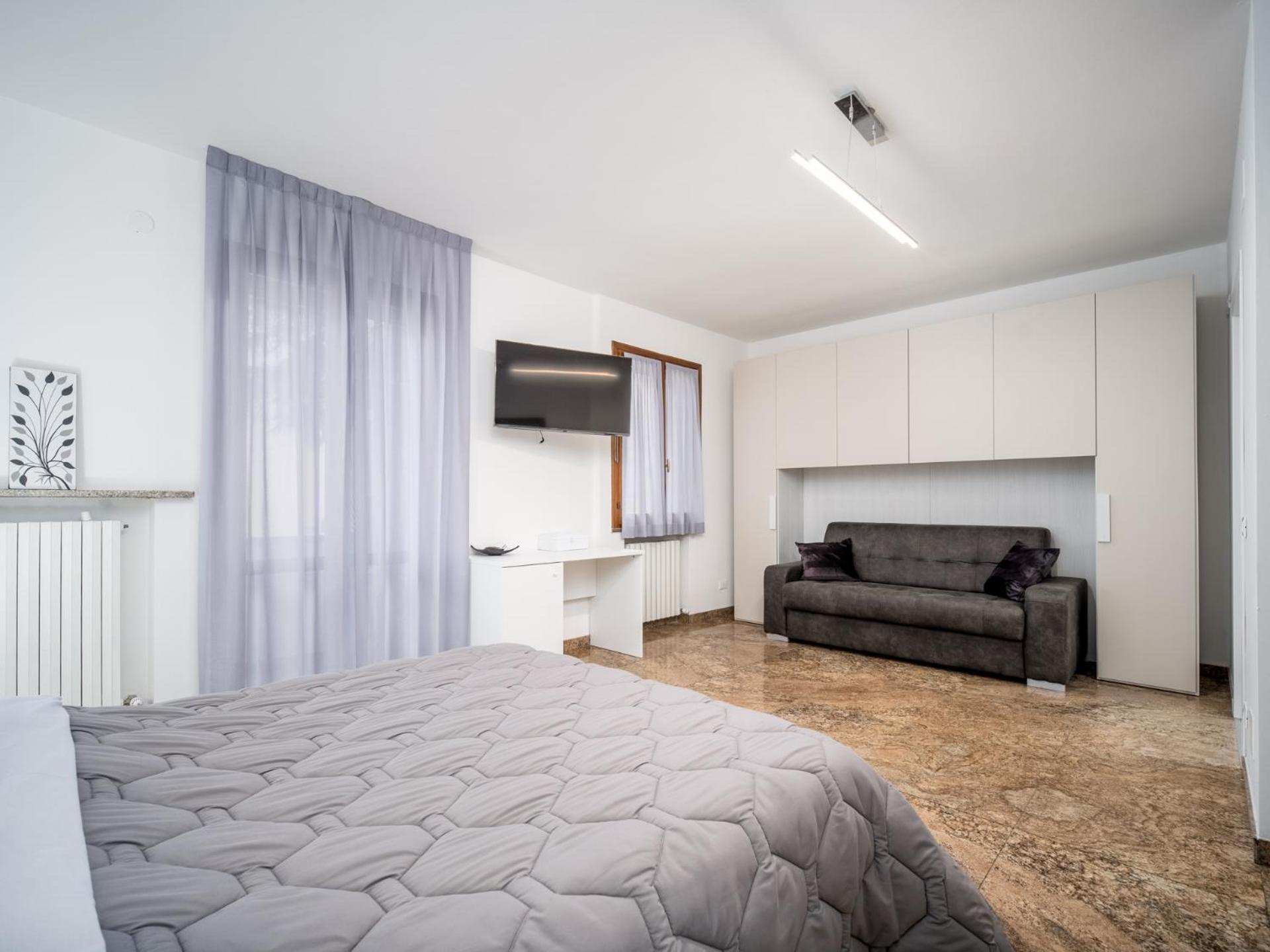 J-Guest House