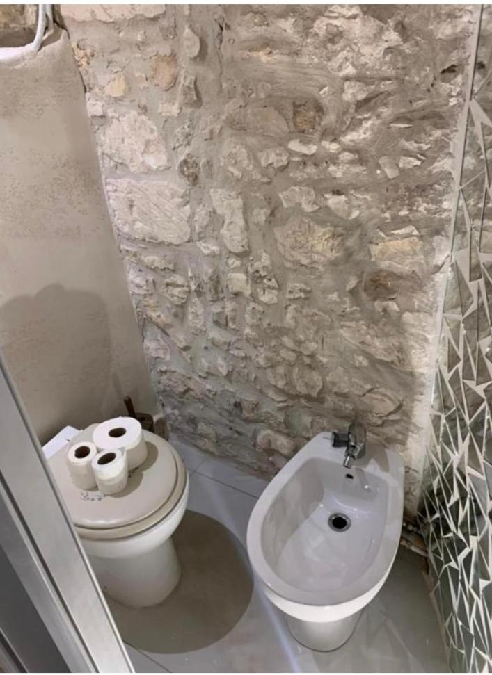 Pietra Bianca en Vieste — bathroom