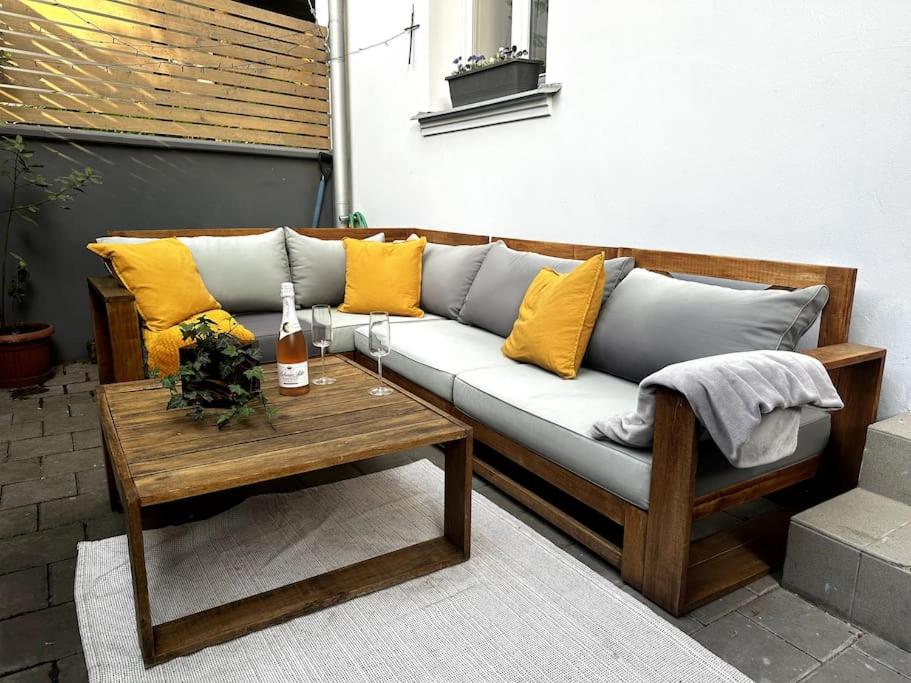 Authentic Studio with Garden