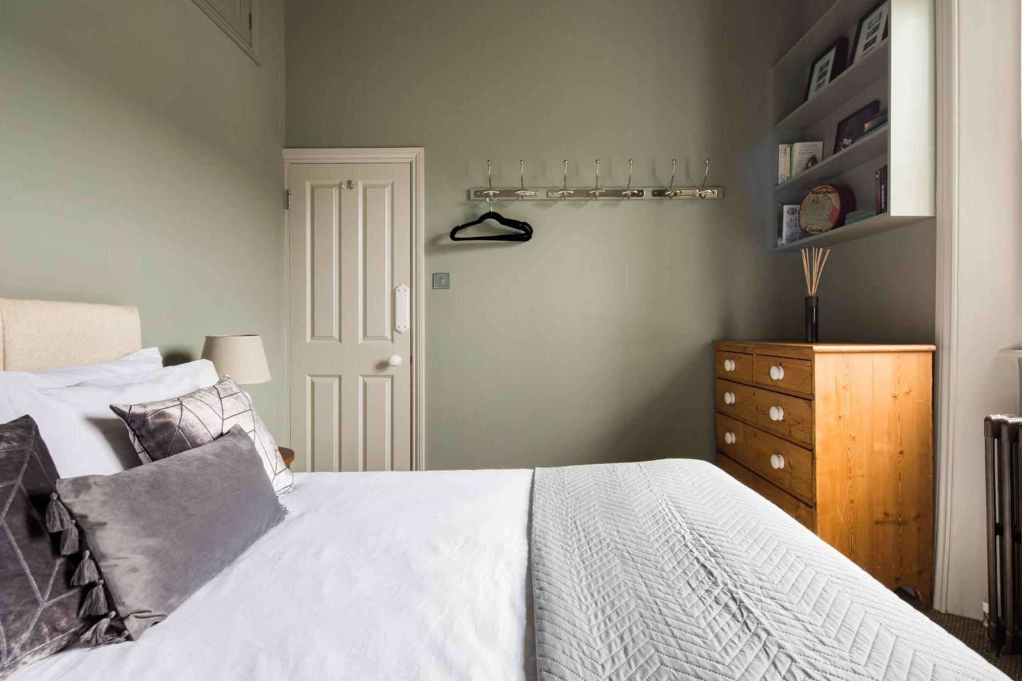 Homely Parkside 2-Bed Apartment in Primrose Hill