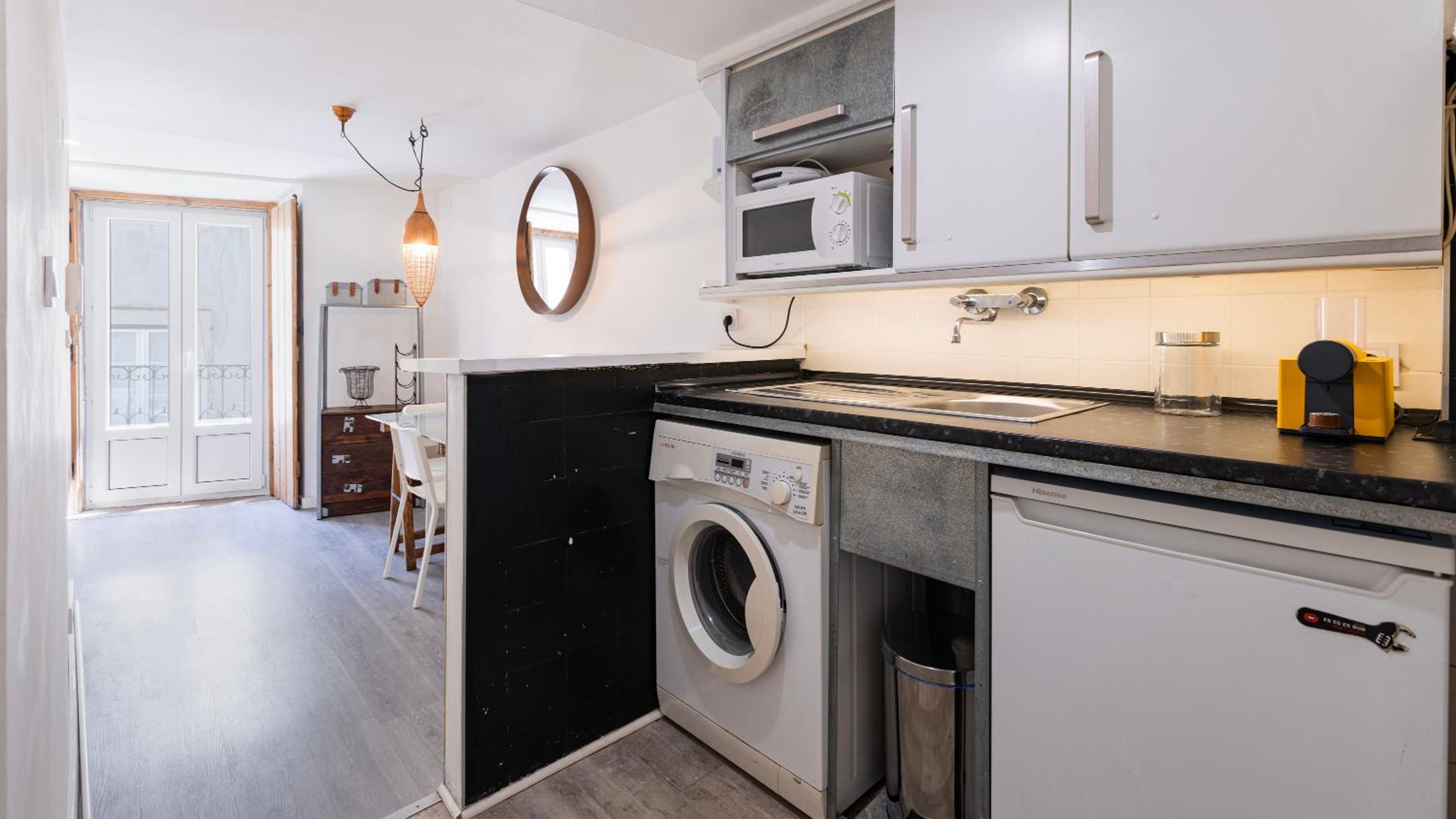 Downtown Central Apartment by LovelyStay