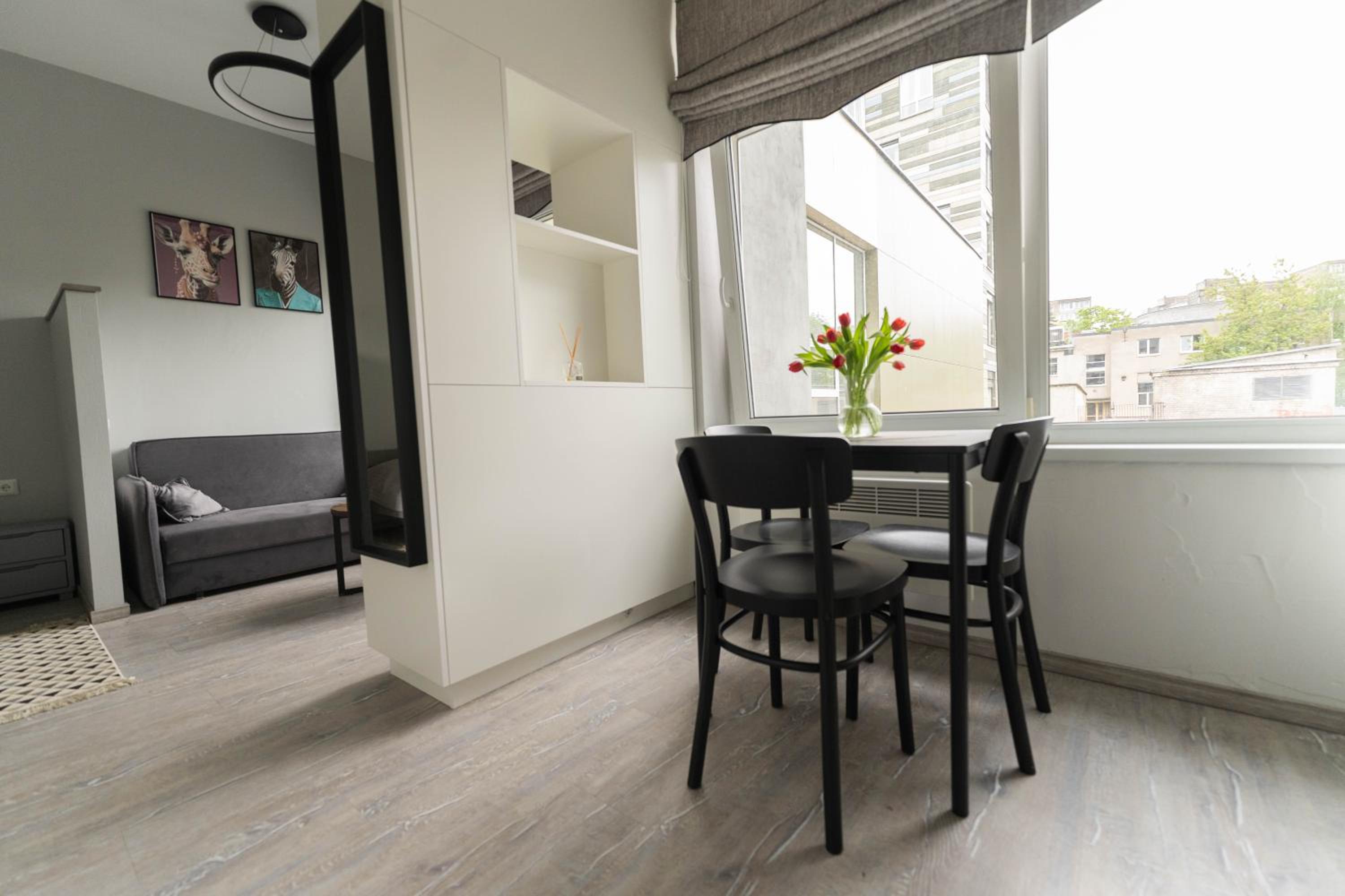 Cozy and Modern City Loft Residence Next to the Old Town view 4