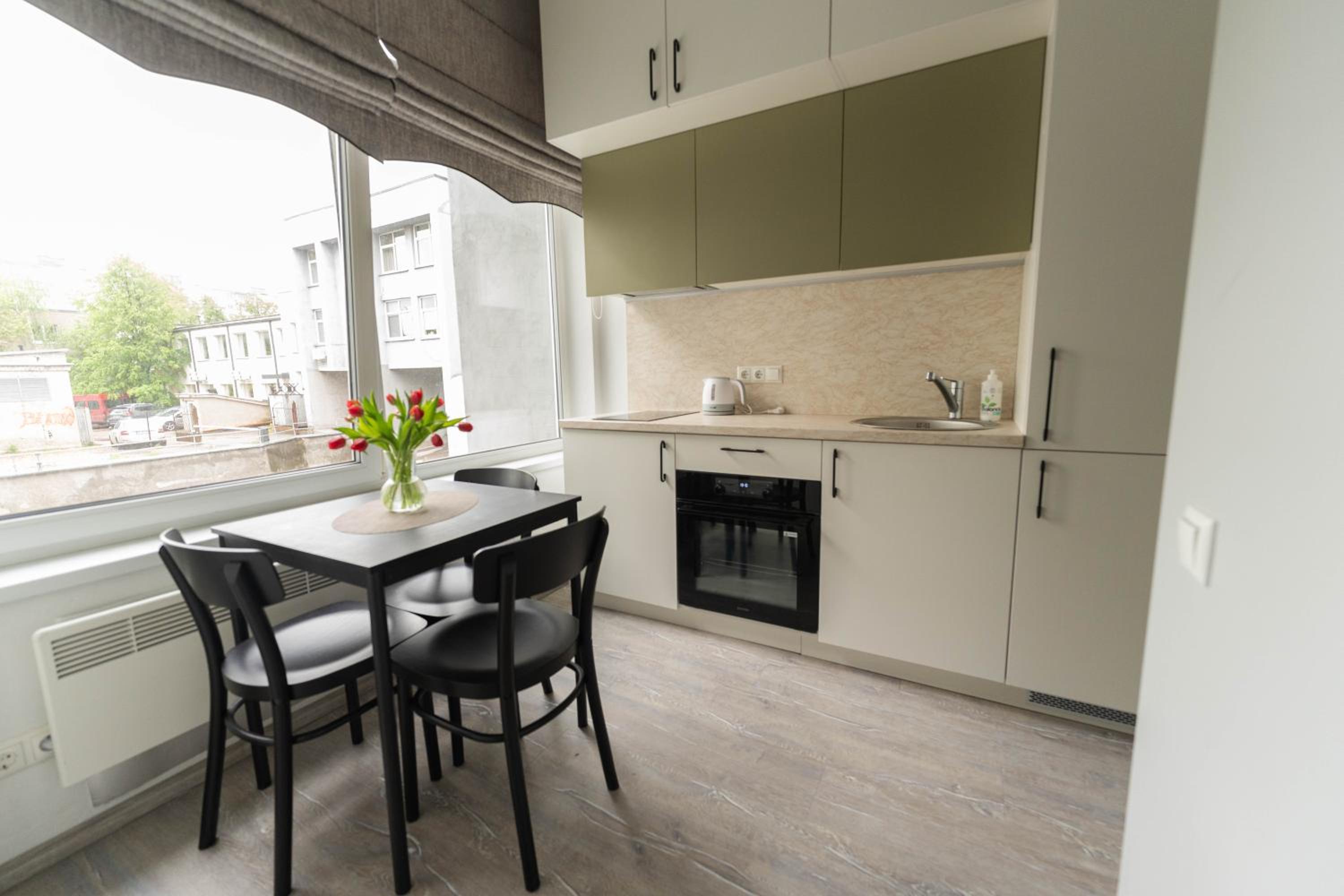 Cozy and Modern City Loft Residence Next to the Old Town view 5