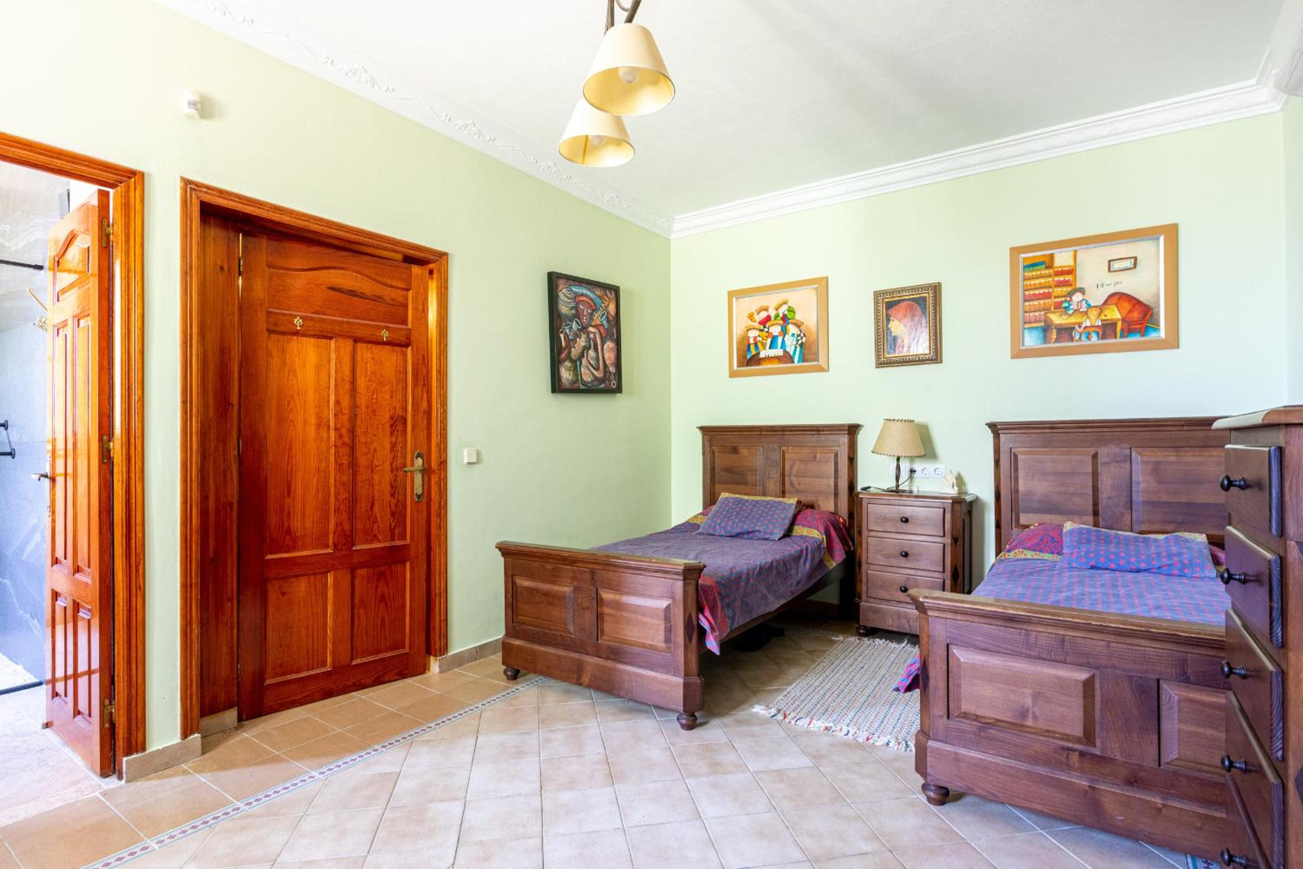 EDomus Luxury Villa
