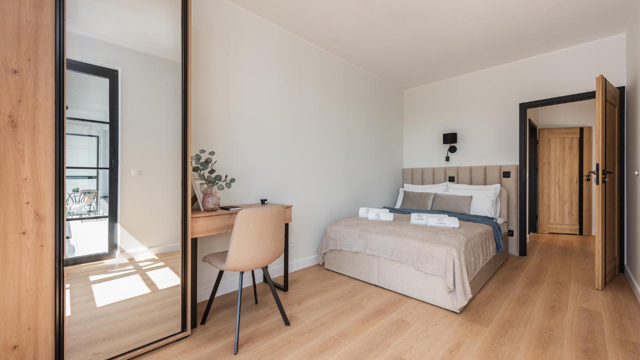 Flatbook - City Center Apartments Doki Living