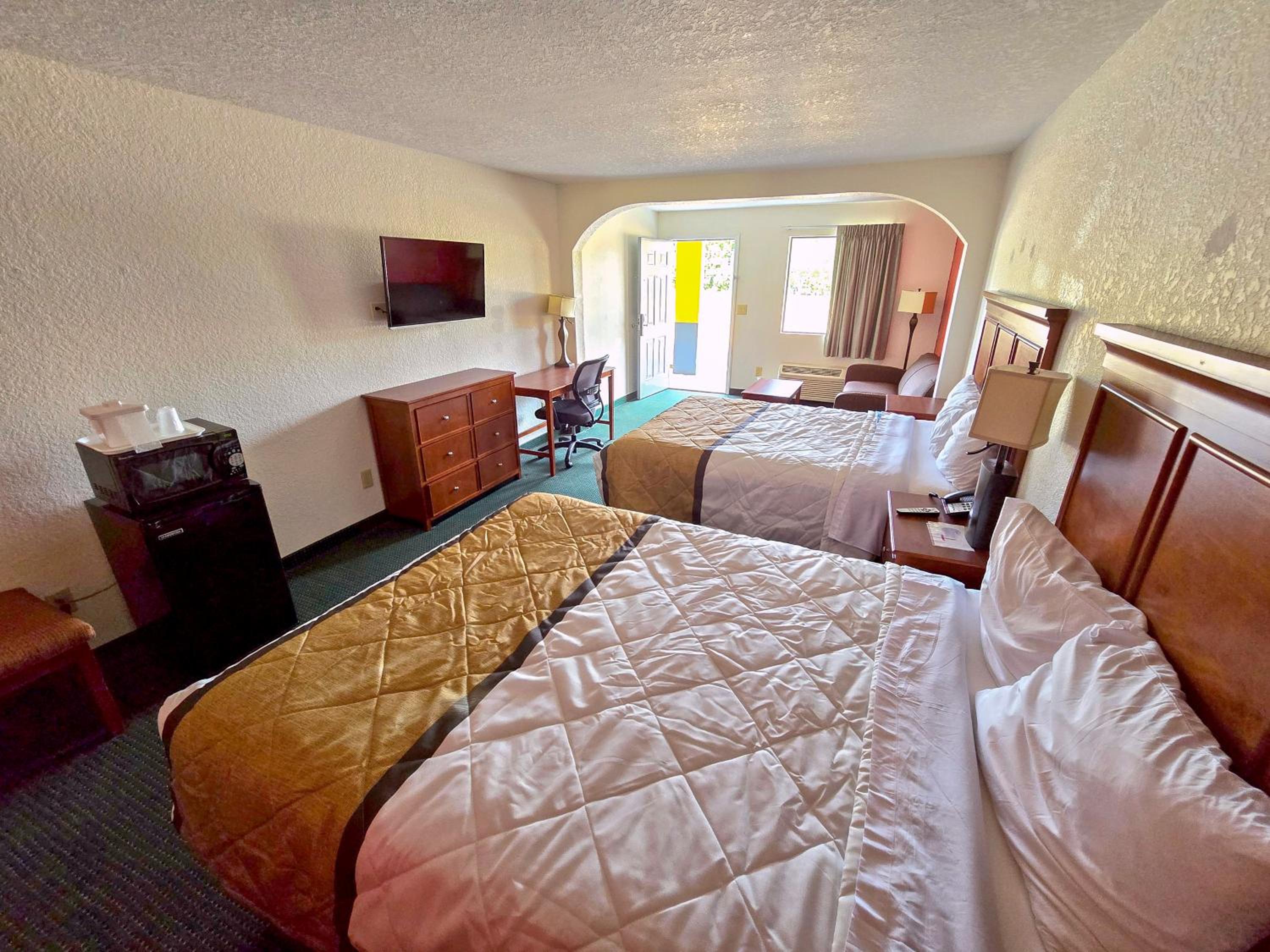 Garden Inn and Suites near Callaway Gardens Pine Mountain - Property Image 35