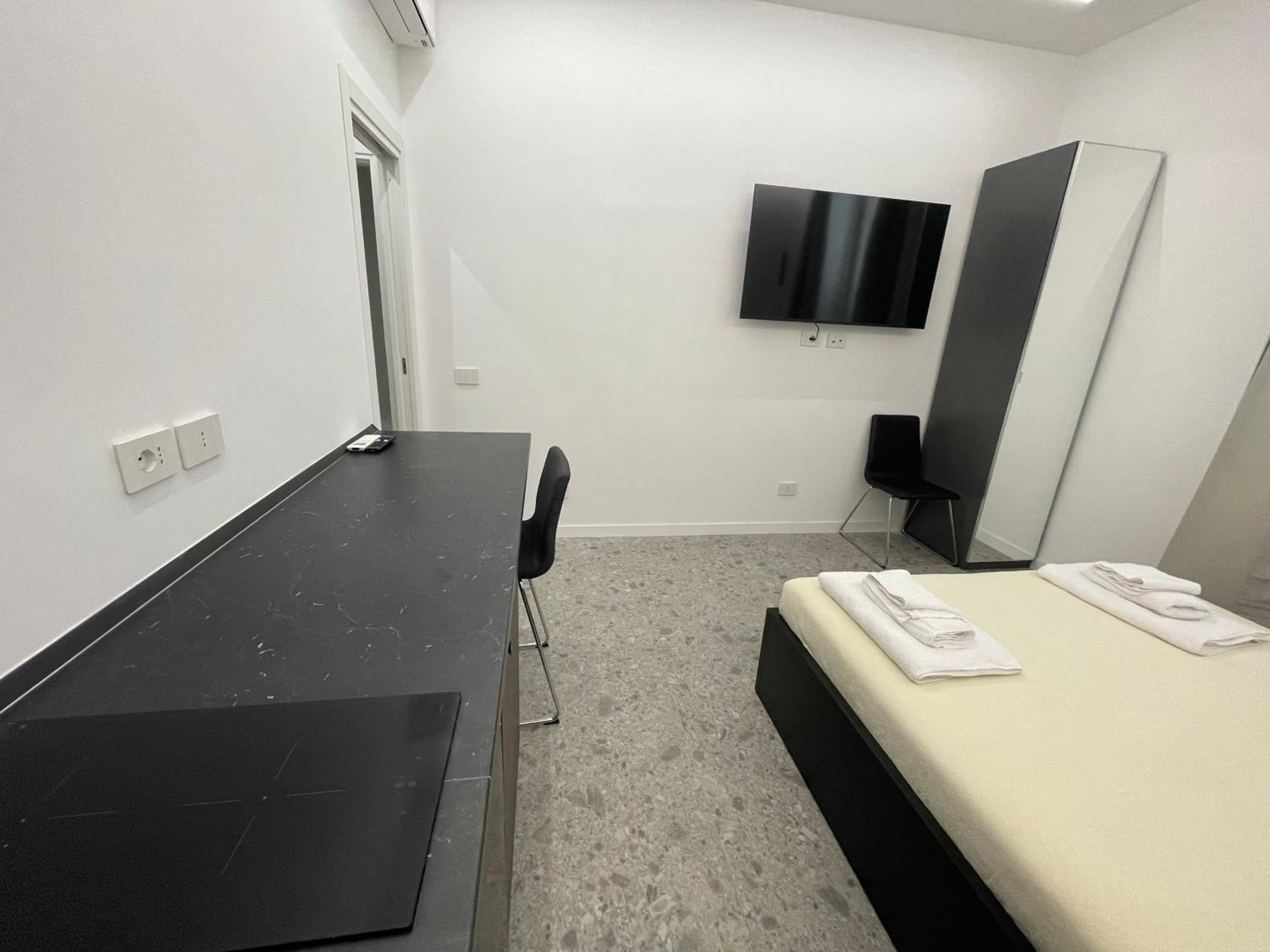 Roma private rooms Vatican City