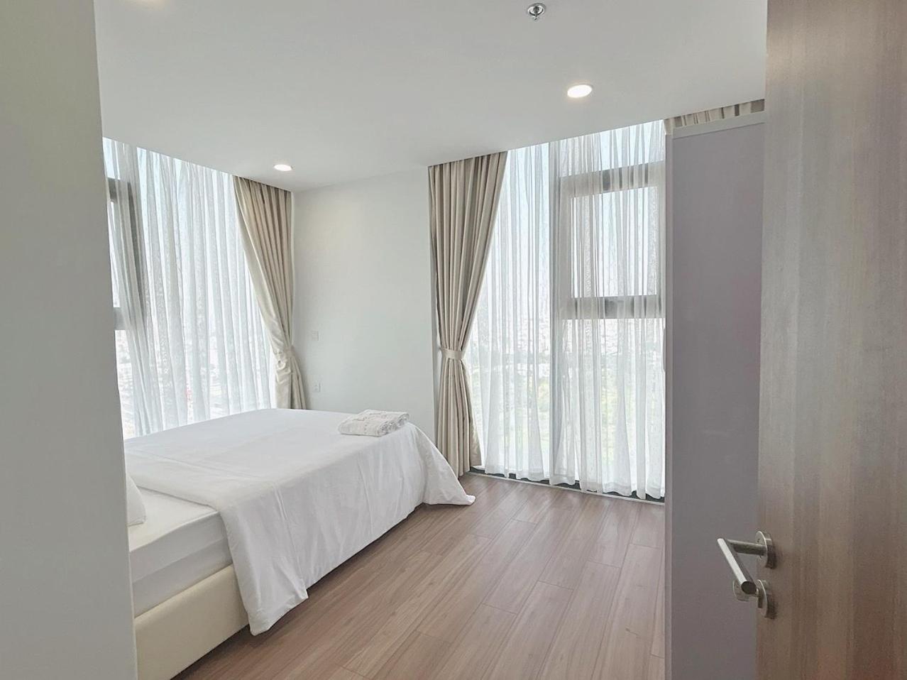 Luxury 2BR Condo in District 7