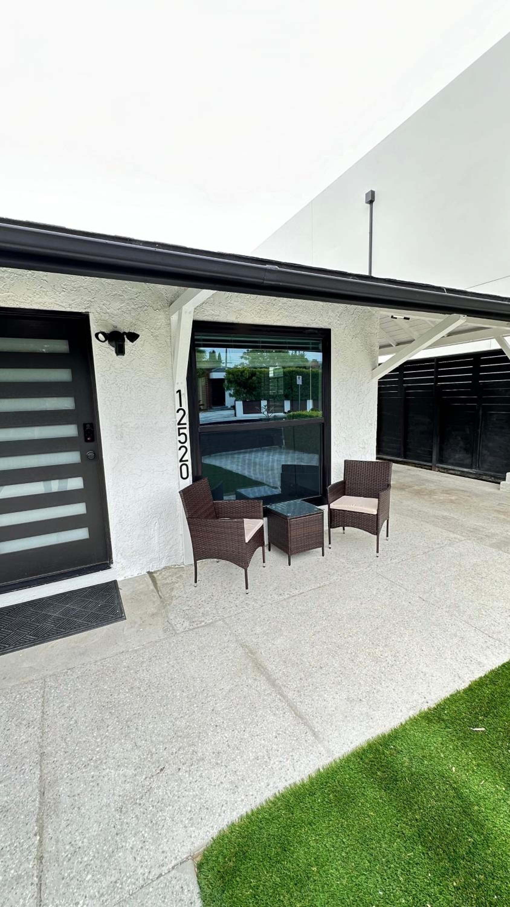 Modern 2BR Stylish & Cozy Unit