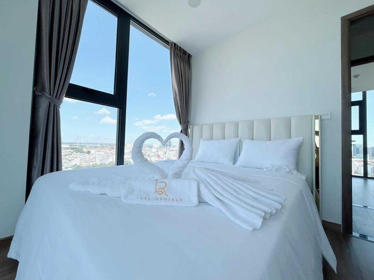 Luxury 2BR Condo in District 7