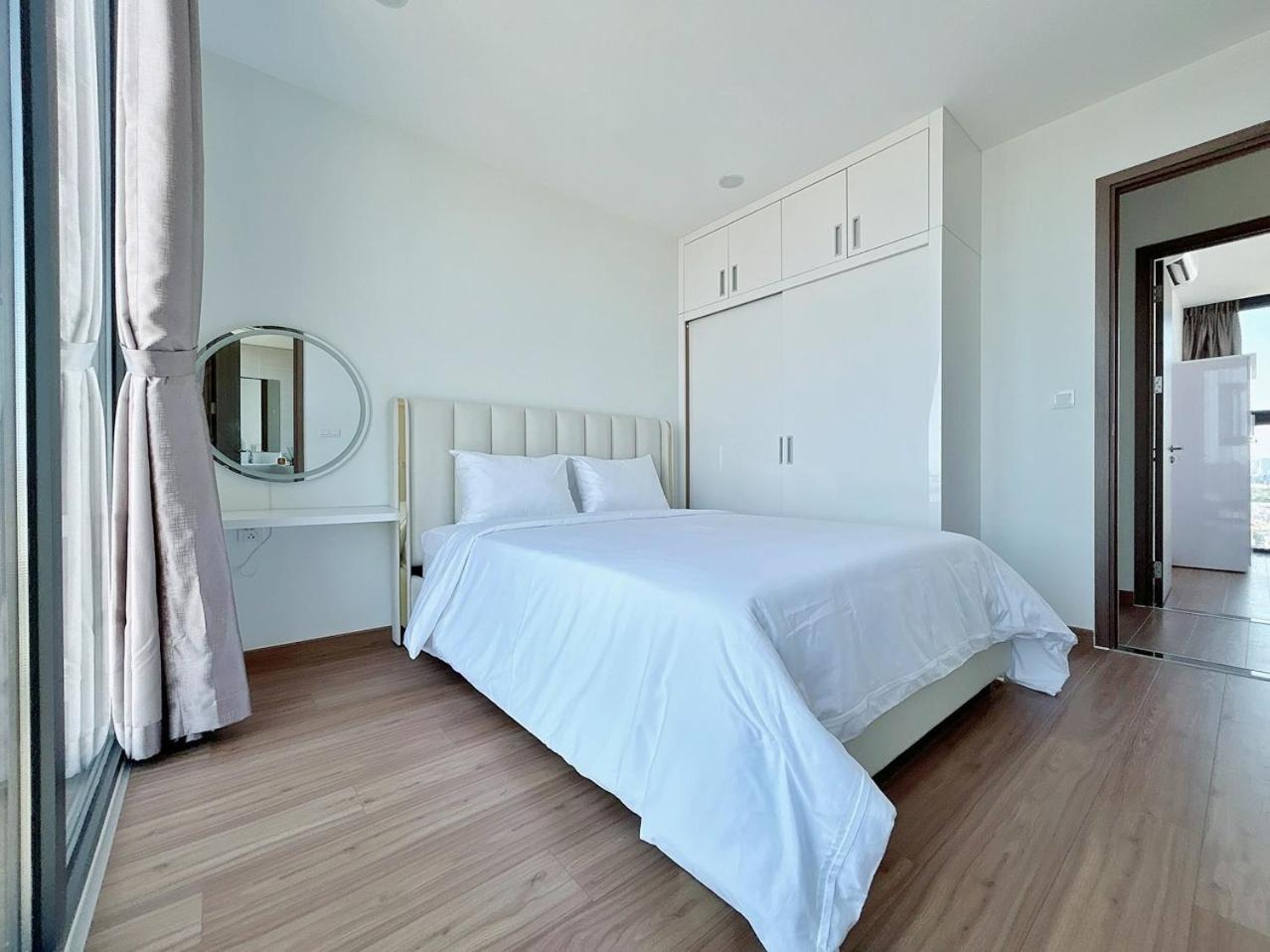 Luxury 2BR Condo in District 7