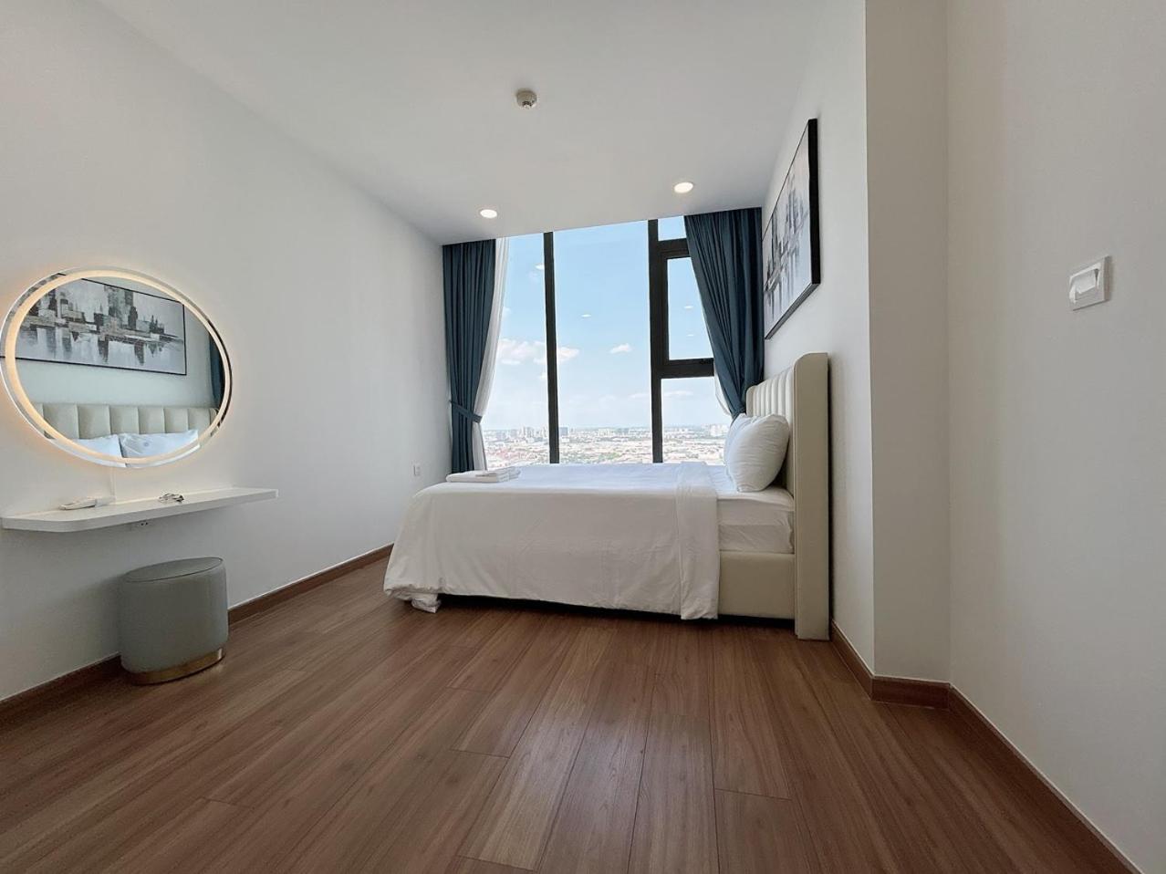 Luxury 2BR Condo in District 7