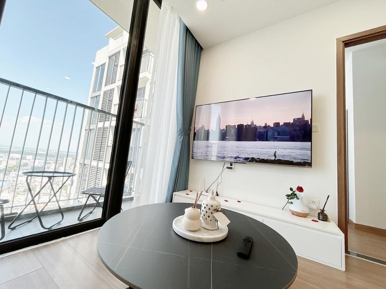 Luxury 2BR Condo in District 7