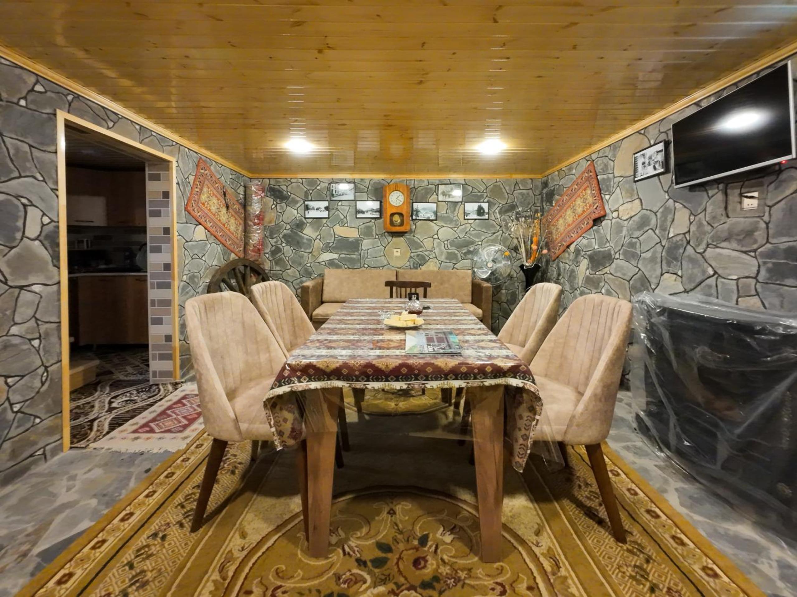 Eldeniz Nuxa House