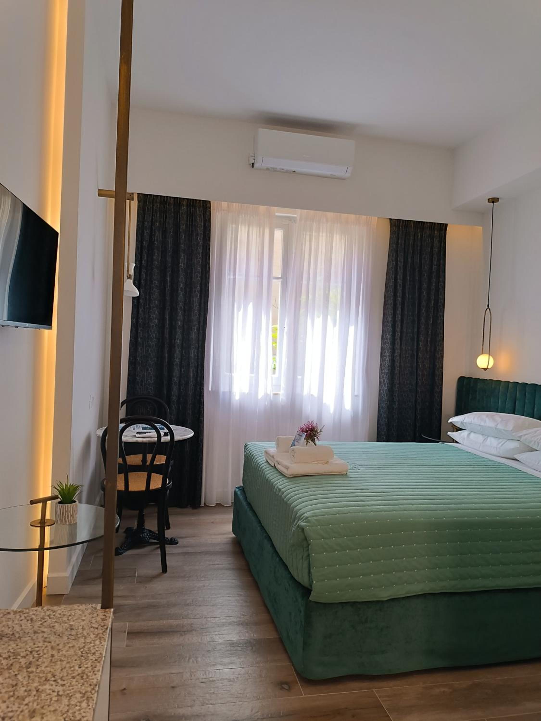 MUSES LUXURY SUITES