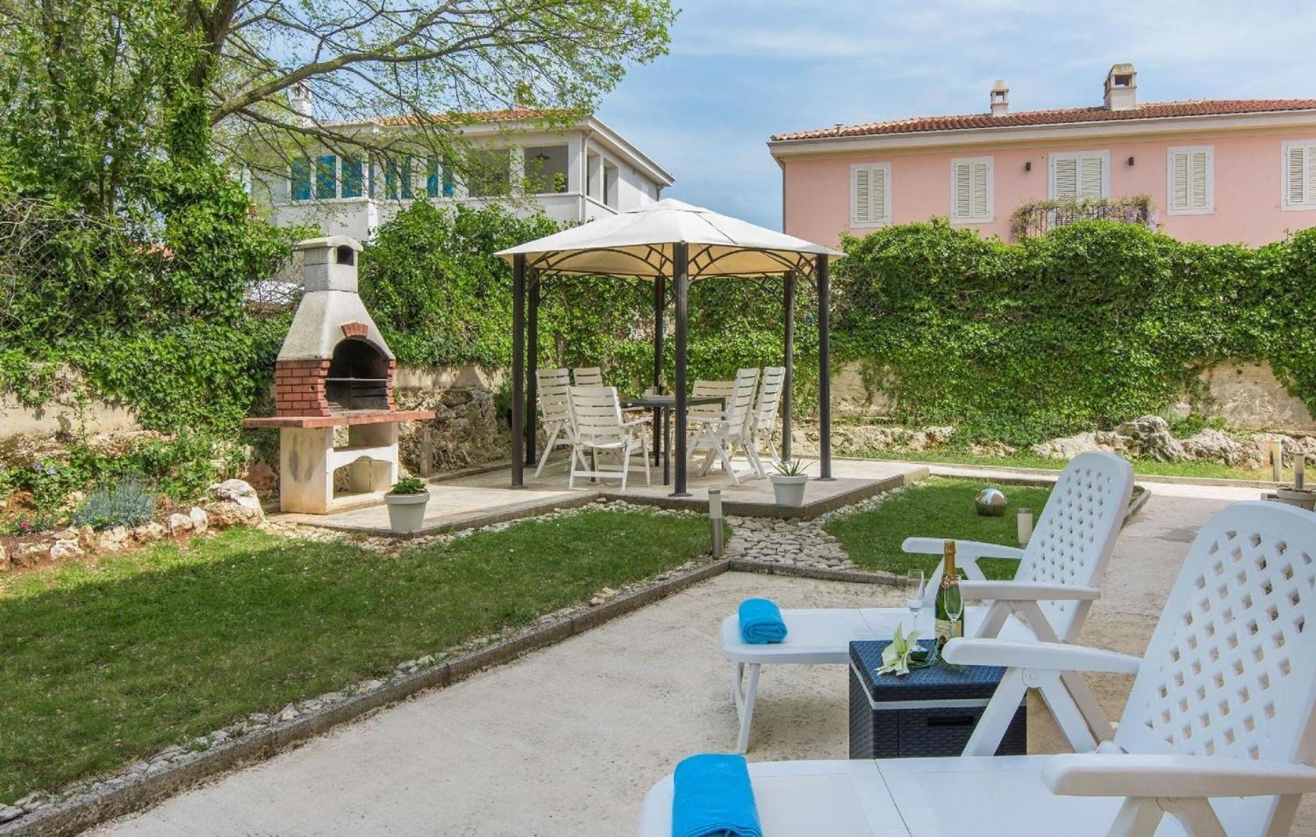 Appartement in Funtana mit Grill